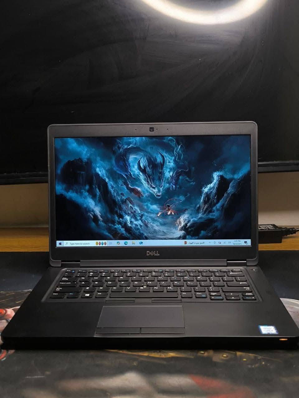 💻 لابتوب Dell Latitude 5490
🔹 المواصفات

معالج ‎Intel Core i5 (الجيل السابع – فئة U) — أداء ممتاز للكثير من المهام.

ذاكرة ‎8 GB DDR4‎ (قابلة للتطوير).

تخزين ‎256 GB SSD M.2‎ (قابل للتطوير) — سرعة تحميل وتشغيل عالية.

شاشة لمس ‎14″‎ بدقة عالية — جودة صورة ممتازة وتجربة استخدام سلسة.

كرت شاشة ‎Intel UHD Graphics‎ — ممتاز للتصفح والعمل المكتبي والمونتاج الخفيف.

تصميم نحيف وخفيف — مثالي للتنقل والعمل من أي مكان.

كيبورد مدعوم بستيكِر عربي / إنجليزي.

✨ مناسب لـ:
• طلاب — للدراسة، الواجبات، العروض التقديمية 🎓
• العمل المكتبي، شغل Office، بريد إلكتروني، اجتماعات عن بُعد 🗂 💻

🎁 الهدايا المجانية مع الجهاز:
حقيبة لابتوب
شاحن أصلي
ماوس + ماوس باد

🛡 الضمان والخدمات:
فحص عند الاستلام مع المندوب ✅
ضمان 7 أيام بعد الاستلام ✅

💰 السعر: 245 الف فقط
