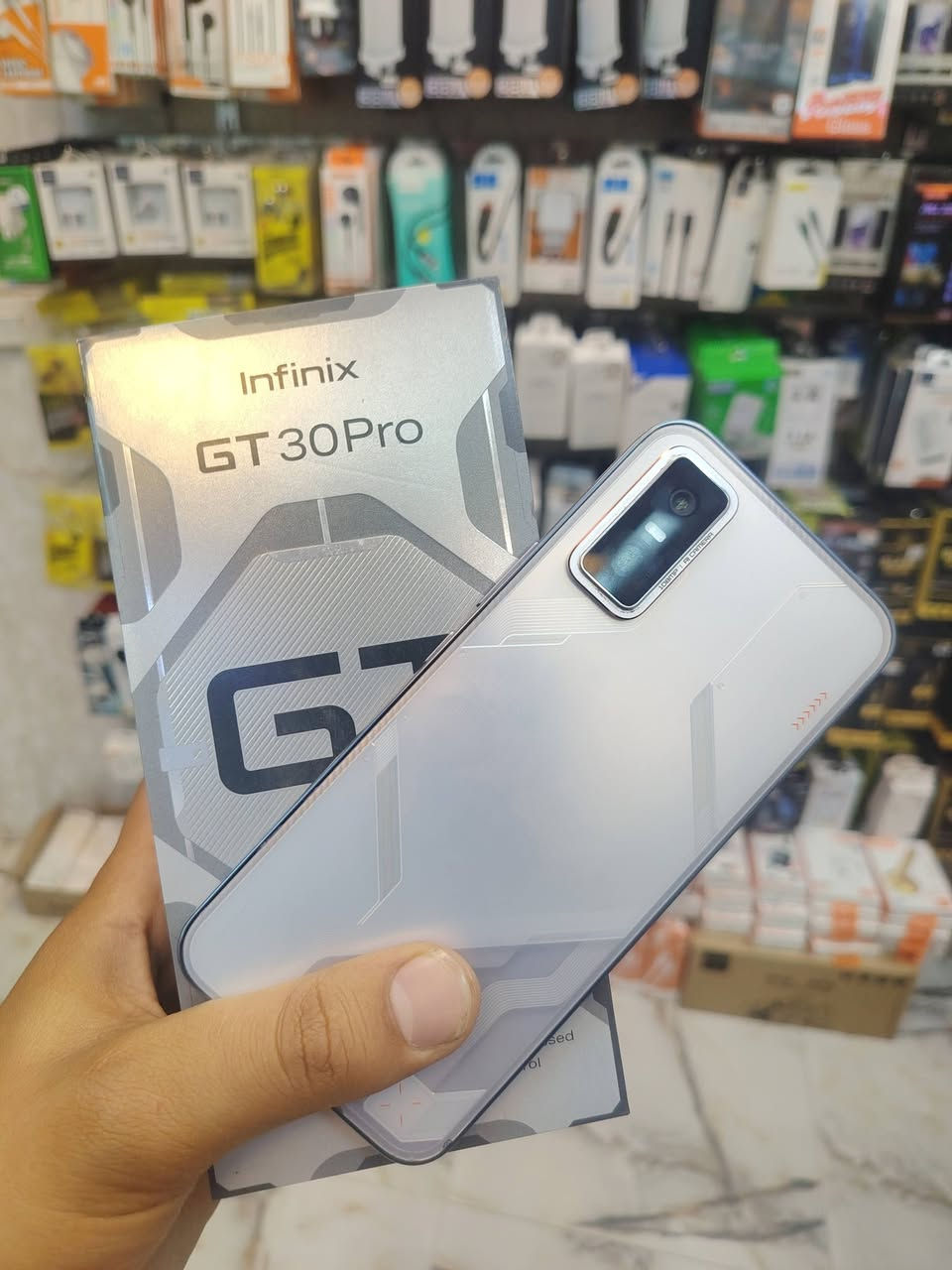 Gt 30 pro
ذاكره 256 عشوائية 12+12نضافه 100/100السعر 280كامل ملحقات مكاني بابل المسيب الاتصال ع رقم ***********
