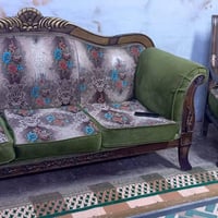 تخم زان 9 مقاعد نضيف مابي ضرر 200 مع طبلات المكان الكاظمية للاتصال 078...
