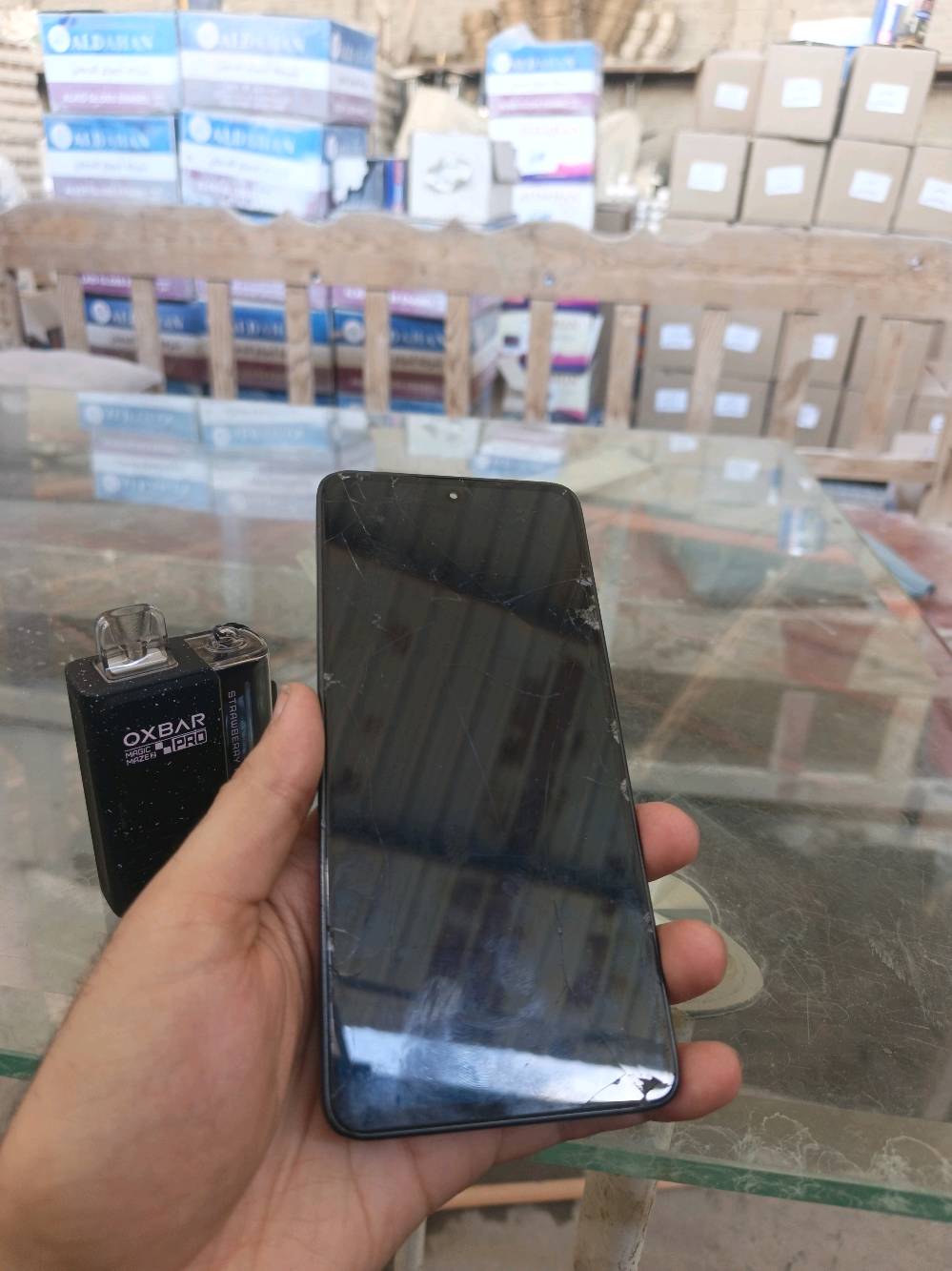 السلام عليكم بوكو M7 pro 5G ذاكرة 256 ورام 12+12 يعني مفول الفول ومعالجه كلش حلو فقط عيبة الشاشة مثل متشوفون مفطورة وما مأثرة ابد ابد على اللمس سعره 130 الف وتوصيل 5 الاف لجميع المحافضات ، مكاني بغداد المدائن 