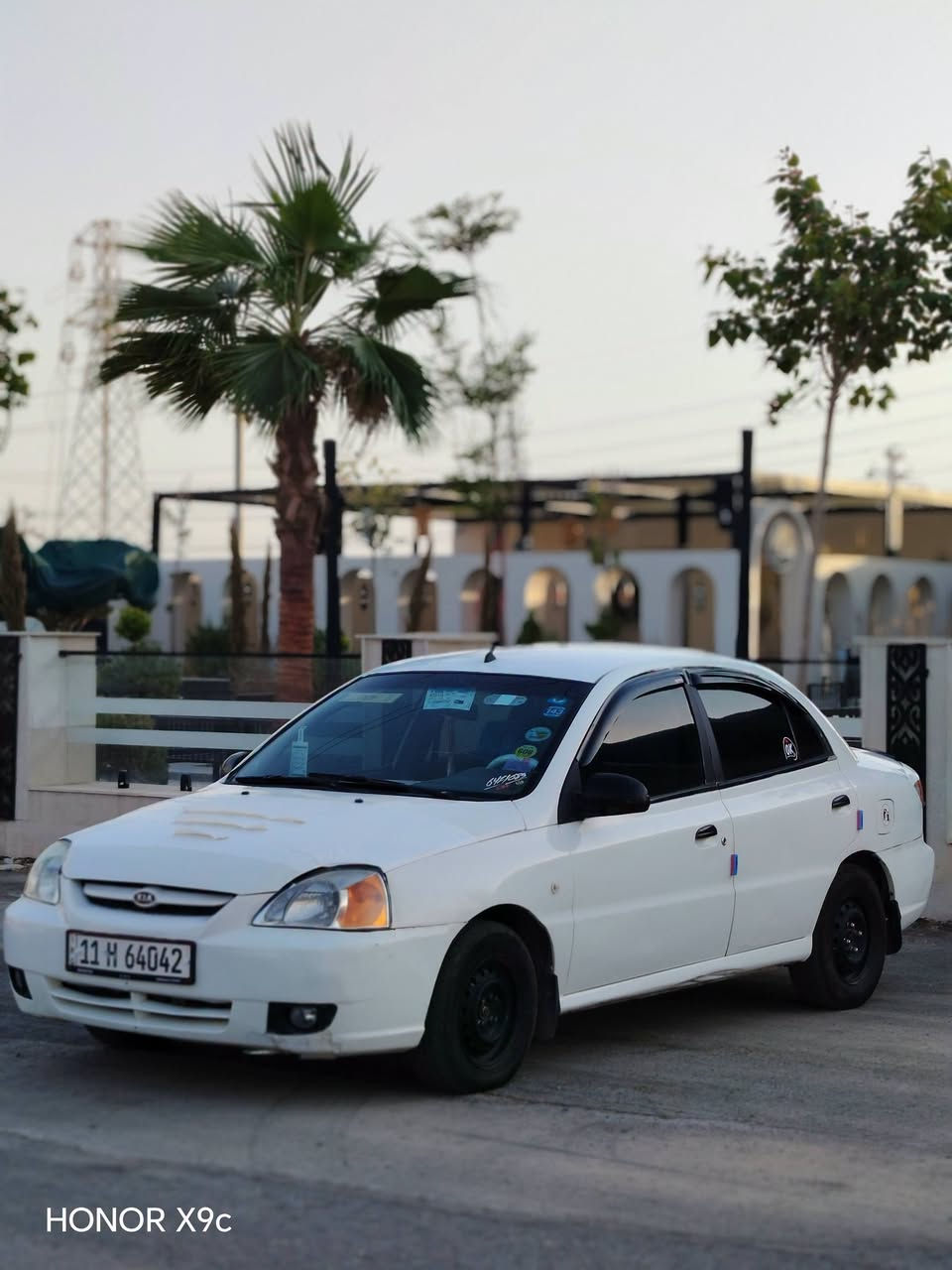 السلام عليكم 
للبيع كيا ريو 2008 رقم بغداد سنوية عضم عاج لل 2031
هزة جديدا بسمي السياره تريد وكالة تريد تحويل 
كير عادي كير ومحرك شرط صدرها امامي وخلفي جديد كهربائيات كلهة شغالة كيج بانزين كيج حماوة كيج سرعة كلها شغاله تايرات ٤ جدد لايتات جدد مسجل وتخم سماعات مصبوغة عام جمالية مكفولة من الضربة والدواخل
تبريد ثلج تدفئة نار مكاني صلاح الدين تكريت
#السعر41 وبيها مجال قليل حك الجية 
للاستفسار ***********
