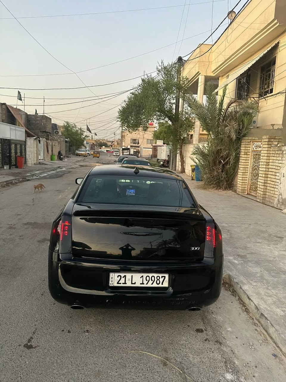 اوباما 2013.  300c
حادث فقط بنيد بدون دواخل يعني لا لغد ولا شاصي 
كير مكينه خير من الله ترايك وين متريد 
عليها كت srt  
منظومه تبريد جديده 
منظومه زنون 
وهواي مواصفات اتصل وتدلل 
مكان السياره بغداد رقمها اربيل 
السعر.       150 $.    وبيها مجال 

***********
