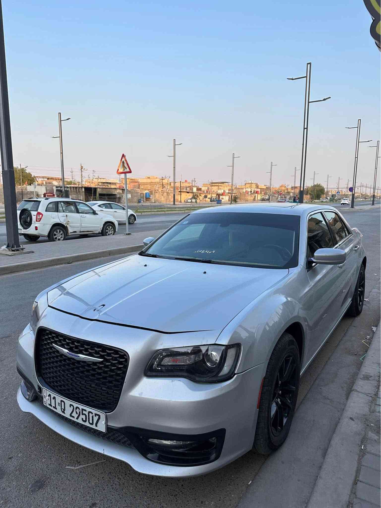اوباما c300
2019
معلايه لل2022
بيها جاملغ امامي مبدل 
الباب الايمن الوره بي رصعات صغار اثر بارد بلامارات ممصلحينه عدل 
وباقي السياره كفاله 
ماشيه 162 كيلو
للبيع او المراوس بجالنجر
ب169
*********** البصرة, العراق

