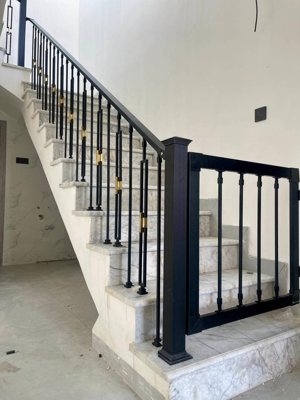 إعلان محجرات درج  – الخفاجي بخدمتكم
🏠 مستعدون لعمل كافة أنواع المحجرات الدرج
✨ ألمنيوم | عظم عاج | جام | حديد | قبضة ألمنيوم
🔹 المحجر العادي:
• 3 خطوط – ارتفاع 85 سم: 35 ألف
• 4 خطوط – ارتفاع 95 سم: 40 ألف
🔹 محجر الجام:
• جوه السوك – المتر العدل: 55 ألف
• جوه السوك – المتر الدور: 65 ألف
🔹 محجر الحديد حسب الموديل:
• السادة: 70 ألف
• أبو رمانة: 75 ألف
• النقش: 80 ألف
🔹 العظم العاج: حسب الموديل
🔹 الدنك:
• المربع: 65 ألف
• العادي الدائري: يُحسب بالمتر
• الكرستال الدائري التركي: 100 ألف
📞 للاستفسار والحجز:
***********
📱 أو مراسلة واتساب
🚗 خدمة التوصيل والعمل عند باب البيت
نجيك للبيت ونخدمك بمكانك ❤️
✨ ما عليك لا تختار ولا تحتار...
🔥 الخفاجي بخدمتكم 🔥
