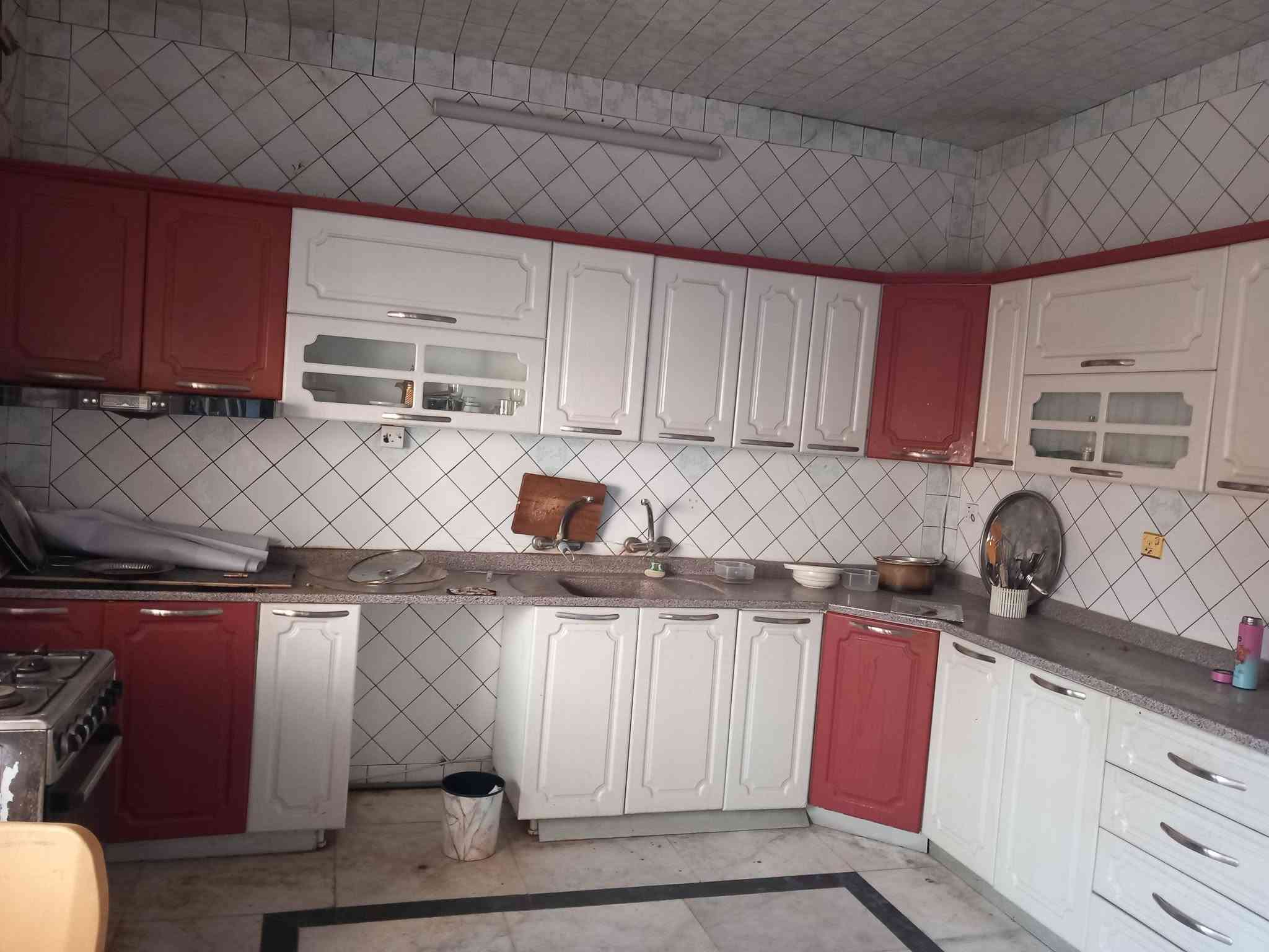 كاونتر تركي ١٠ متر للبيع نضيف جداا ***********
