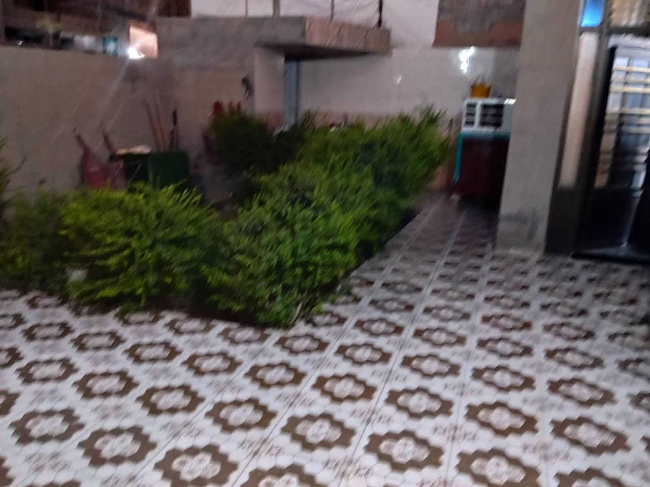 للبيع اقساط ع المصرف العقاري 
مشتمل ركن  بالشهداء طابو صرف 
شارع 20 قرب شارع 40 
المساحه 150 واجهه 12.5 والنزال 12.5 
المشتمل من الداخل فول يحتوي ع حديقة وكراج سياره و صحيات عدد 2 و مطبخ حار وبارد  واجازه بناء 2026
يباع مع اثاث المطبخ 
عليك فقط كفيل ومقدمة 25 فقط 
***********
