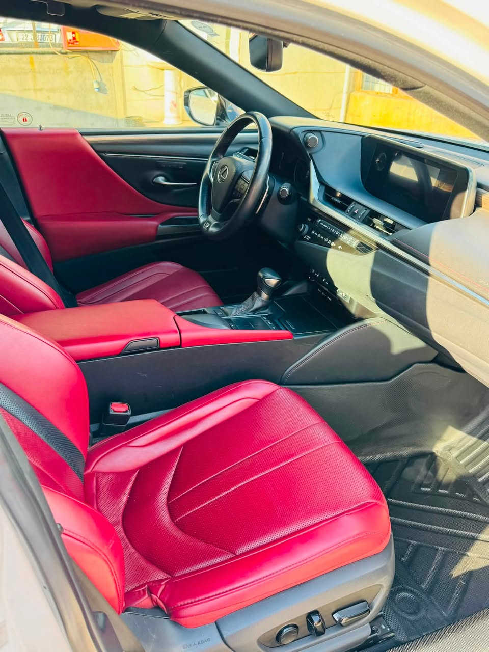 ليكزس ٢٠١٩
ماشية٥٠ الف 
F sport ES350
305 ورقة دولار امريكي 
بدون صبغ امريكي 
***********

