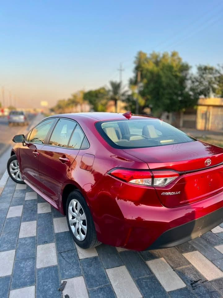 🚨🔥 للبيع | 2024 Toyota Corolla LE 🔥🚨
━━━━━━━━━━━━━━━

🚗 المواصفات الرئيسية:

🔹 السياره بدون صبغ ( كلين تايتل ) 
🔹 سياره حره تترقم جميع المحافظات
🔹 محرك 2.0L اقتصادي وقوي
🔹 ناقل حركة أوتوماتيك CVT
🔹 نظام دفع أمامي FWD
🔹 تشغيل بصمة + دخول ذكي 🔑
🔹 شاشة معلومات وترفيه حديثة 📱
🔹 Apple CarPlay & Android Auto
🔹 كاميرا خلفية عالية الوضوح 📸
🔹 مثبت سرعة 🚘
🔹 تحكم كامل بالدركسون
🔹 بلوتوث + USB
🔹 مكيف ممتاز ثلج ❄️
🔹 زجاج كهربائي كامل
🔹 مرايا كهربائية
🔹 إضاءة LED أمامية وخلفية 💡
🔹 جنوط أصلية أنيقة ✨

━━━━━━━━━━━━━━━

🛡️ أنظمة الأمان والسلامة:

✅ رادار أمامي
✅ نظام التحذير قبل الاصطدام
✅ نظام الكبح التلقائي للطوارئ
✅ المحافظة على المسار
✅ تنبيه الخروج عن المسار
✅ مثبت سرعة ذكي
✅ نظام الثبات الإلكتروني ESC
✅ نظام مانع الانزلاق
✅ ABS مانع انغلاق المكابح
✅ وسائد هوائية متعددة

━━━━━━━━━━━━━━━
📞 للاستفسار :
*********** - ابو جعفر
مكان : بغداد / البلديات

