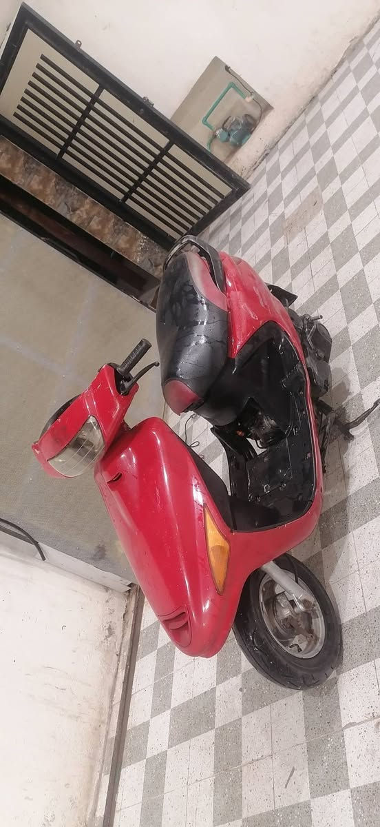 دراجه فورتي للبيع نضيفه السرعه ١٤٠ السعر ٢٠٠ الف ***********
