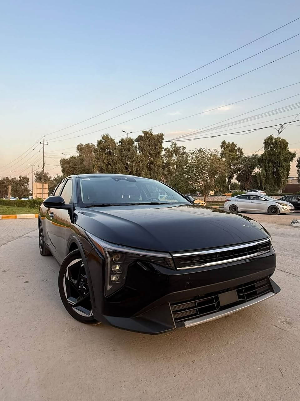 السلام عليكم كي فور للبيع
🚘 Kia K4 EX 2025

*********** 
🔹 اللون: اسود 
🔹 المحرك: 2000cc DOHC — 4 سلندر
🔹 الكير : IVT أوتوماتيك
🔹 دفع أمامي FWD
🔹 الممشى: 29000 فقط
🔹 تترقم شمالي اربيل

✨ المواصفات:
🔸 كشنات قماش
🔸 شاشة كبيرة 12.3 إنش متصلة
🔸 Apple CarPlay & Android Auto 
🔸 تشغيل بصمة + تشغيل زر
🔸 دخول ذكي
🔸 مثبت سرعة ذكي
🔸 كاميرا خلفية
🔸 حساسات أمامية وخلفية
🔸 أنظمة تحذير ومساعدة بالقيادة
🔸 نظام المحافظة على المسار
🔸 فرامل طوارئ أوتوماتيكية
🔸 إضاءة LED

💥 الحادث: بنيد و جاملغ 

📌 ملاحظة:
الدعامية أصلية ✅
هنالك رصعة  في البك لايت الايسر✅
صور الحادث ورقم الشاصي مرفق مع الصور✅

للاستفسار عن السعر اتصل على الرقم 

***********
