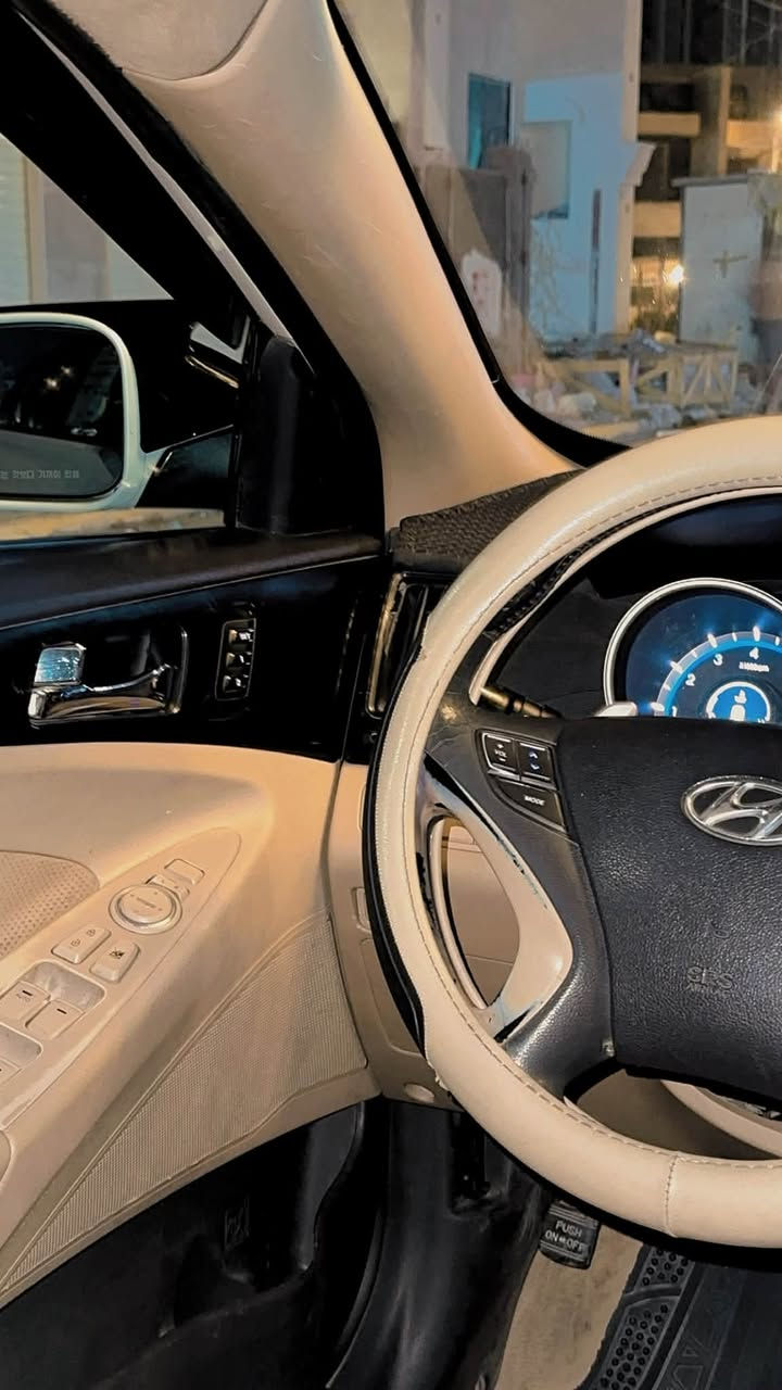 مكلف بالنشر
مكلف بالنشر 
سلام عليكم سوناتا موديل 11 خليجي محرك 2400 دوش 
المواصفات 
تشغيل بصمه
ابواب بصمه
كشنات كهرباء 
خزن ميموري 
بانوراما
ماشيه 220 
العنوان بغداد المنصور 
رقم صاحب السياره *********** متوفر اتصال او واتساب 
السعر (شده و 7 ورقات) وبيها مجال شي قليل
