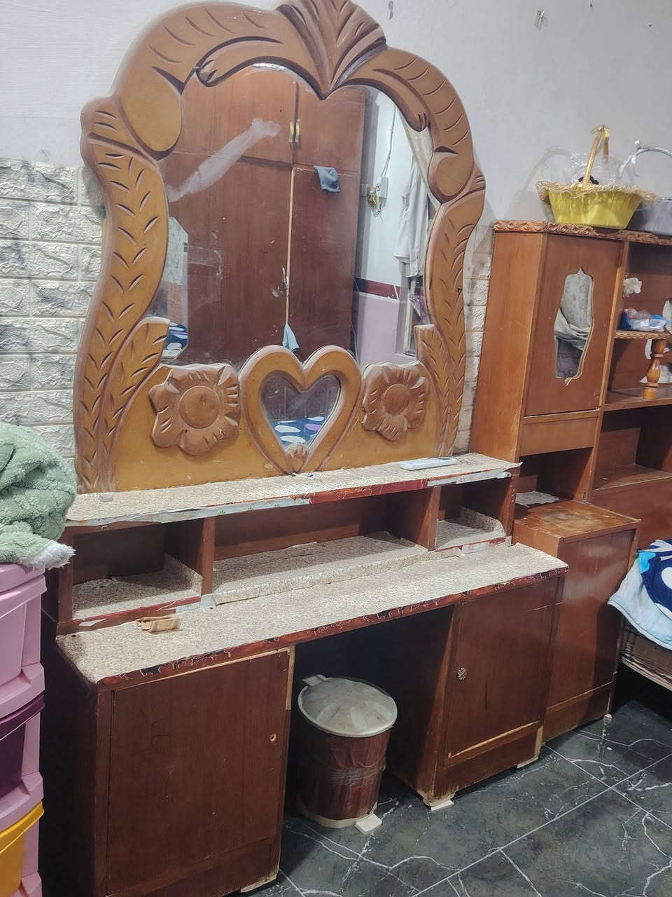 غرفة نوم عراقيه صاج ديالئ بعقوبه تقاطع عبدالله بن علي سعر 500 بيها مجال ***********

