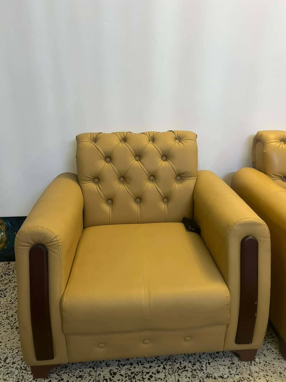 تخم كلش جديد مال مكاتب سعر مناسب جدا اقل من نص قيمته ٣٥٠ الف 
بغداد حي الخضراء 
***********
