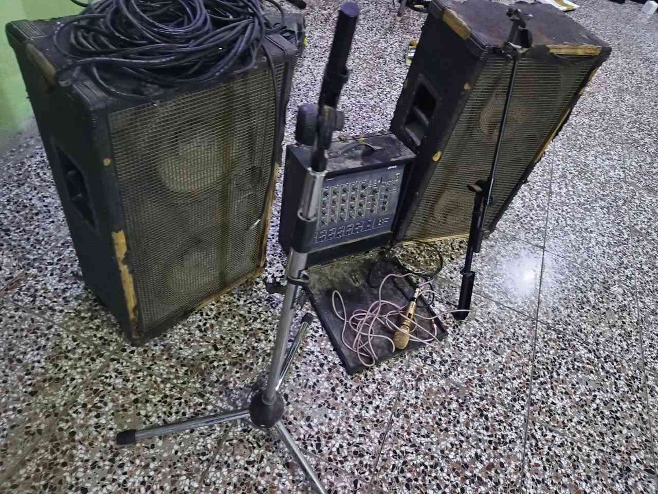 مجموعه صوتيه كامله سعرهن 750وبيها مجال مكان بغداد المعامل العماري شارع المدارس الاتصال على الرقم ***********
