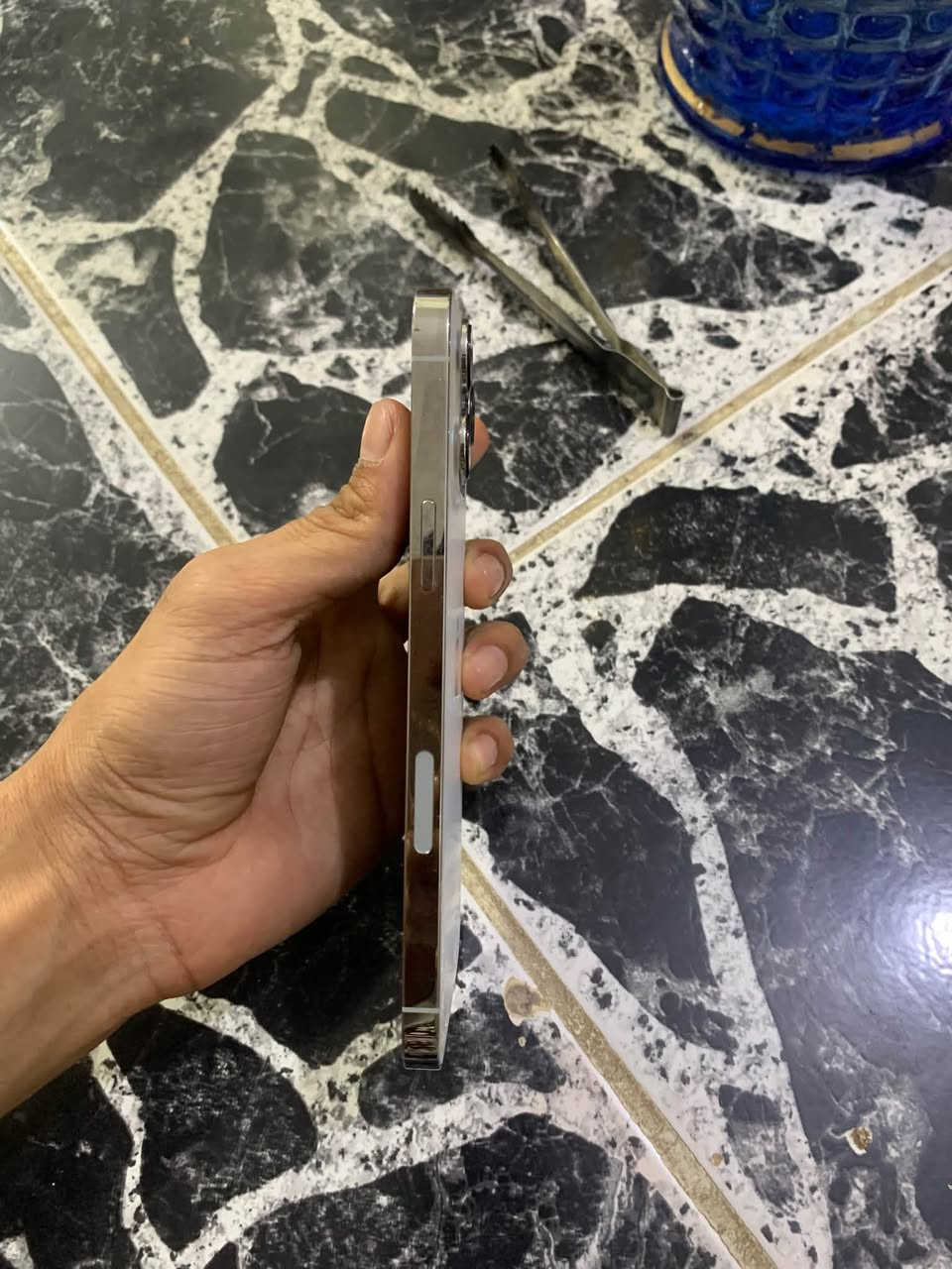 السلام عليكم للبيع /
١٣ برو ماكس 
ذاكره ٢٥٦
بطـاريه ٨٥

مامبدل بي شرط /فقط الضهر مكسور 

السعـر /650 وبي مجال 

***********
