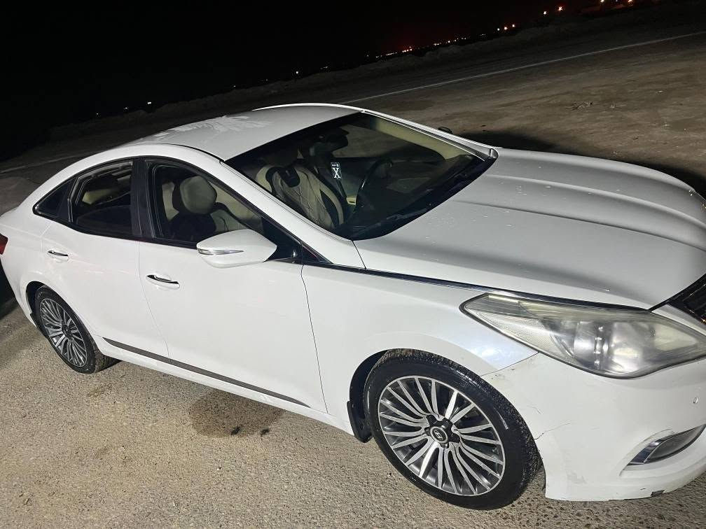 هيونداي ازيرا موديل 13 مكفوله من الضربه وصبغ 
مكينه3000 سته سلندر تبريد تدفئه كله شغاله سياره جاهزه من كلشي
رقم اربيل سنويه للـ28 باسمي 
العنوان : البصرة الرميلة الشمالية 
السعر : 122 ورقه وبيها مجال 
(((***********))) البصرة, العراق
