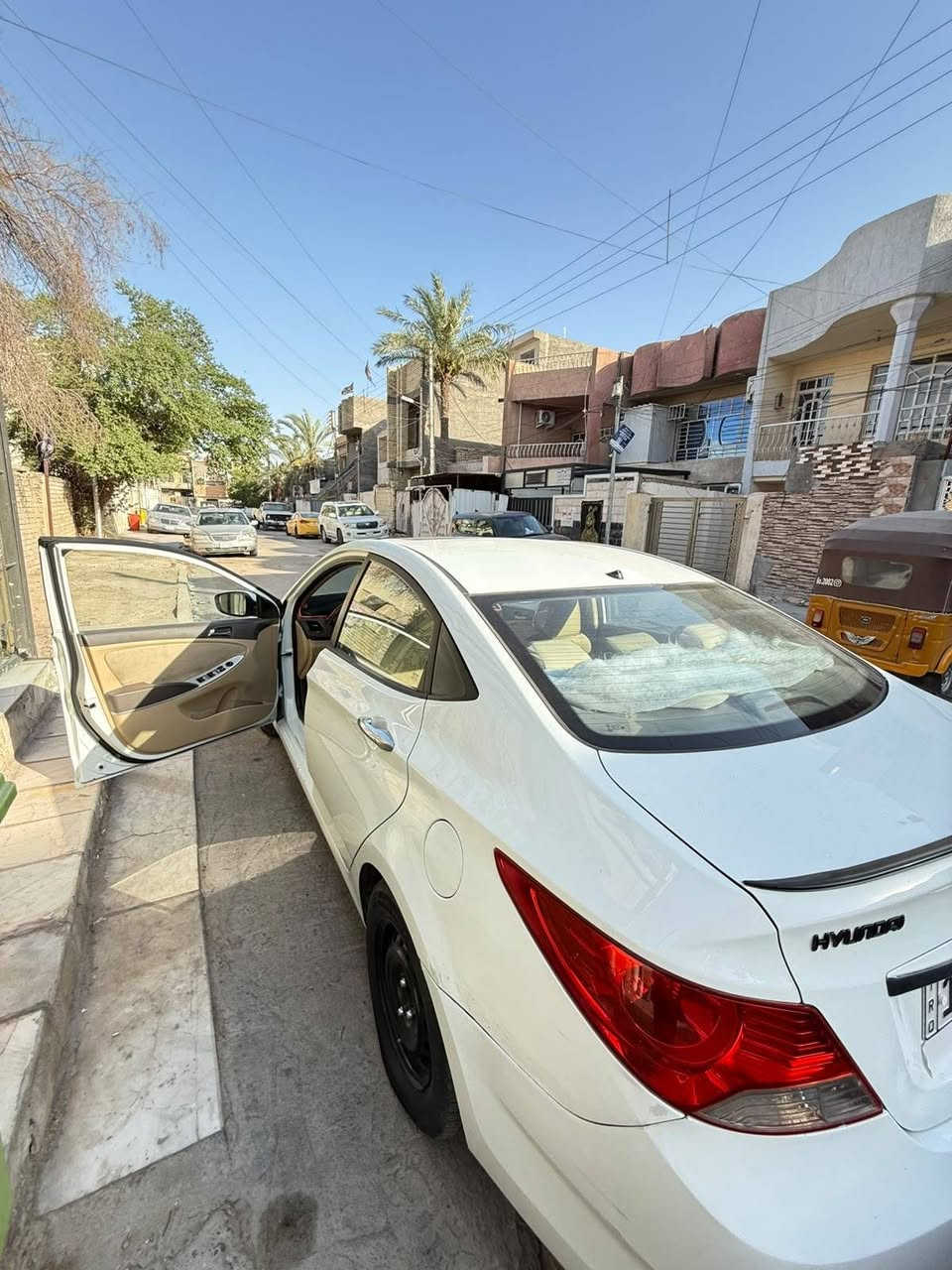 اكسنت خليجي
الموديل 2011

المكينه 1600 بدايت تبخير فقط من قبق المكينه لا تنقيص ولا شي بيه المكينه ناعمه كلش

الكير سليم 

الون ابيض 

الكشر مكفول من اي ضربه السياره فقط صبغ نص باب خلفي ونص جاملغ اثر شخوط

السياره لمتد فول 

فتحت سقف 

تحكم سترين جهتين 

سماعات اصلي دمام صوت مرعب 

منظومة زنون عالي وناصي 
بلوجكترات زنون 

تبريد كله منظومه جديده ثلج 

صدر امامي  وخلفي جديد صار له شهرين من شديته 

رقم بغداد الجديد 

مكان السياره بغداد 

رقم الهاتف : ***********

السعر : 79 وبيه مجال
