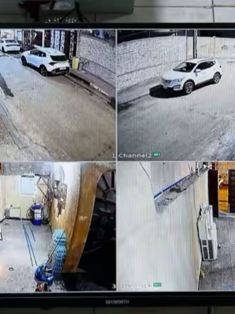👁️ بيج عين الأمان - دقة ووضوح وحماية! 🛡️
وصل العرض المنتظر! منظومة كاميرات دواهه (Dahua) أصلي المتكاملة:
🎬 محتويات العرض:
🔹 4 كاميرات ساتلايت: (دواهه أصلي) تصوير ملون ليلي ونهاري 🌈.
🔹 جهاز DVR: حديث ومتطور للمراقبة عن بُعد 🖥️.
🔹 هارد 500 جيجا: خزن لعدة أيام مع استرجاع سريع 💾.
🔹 4 أسلاك نحاس: جودة عالية تضمن استقرار الصورة 🔌.
🔹 ماوس تحكم: لسهولة التنقل بالإعدادات 🖱️.
🌟 المميزات:
✅ ضمان حقيقي: لضمان حقك وراحتك 💯.
✅ ترتيب احترافي: نركبلك المنظومة بترتيب ونظافة للأسلاك 🛠️✨.
📞 للطلب والاستفسار (اتصال أو واتساب):
***********📱
عين الأمان.. نراقب لك العالم بوضوح! 🔒🏠#العراق #بغداد #مشاهير #اكسبلورر #اكسبلورر
