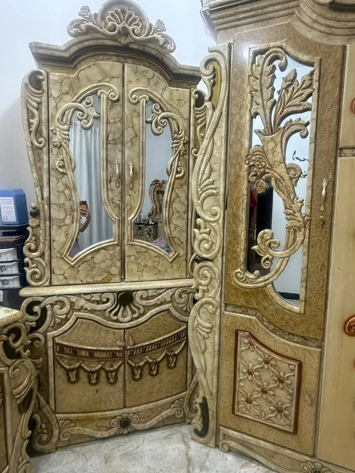 غرفة تسكام ظخمة كلش ظخمة مامبينه ظخامتهه بالصور الشراي يجي ويشوفها بعينه مأخذها مليونين ونص وأريدها 900
***********
