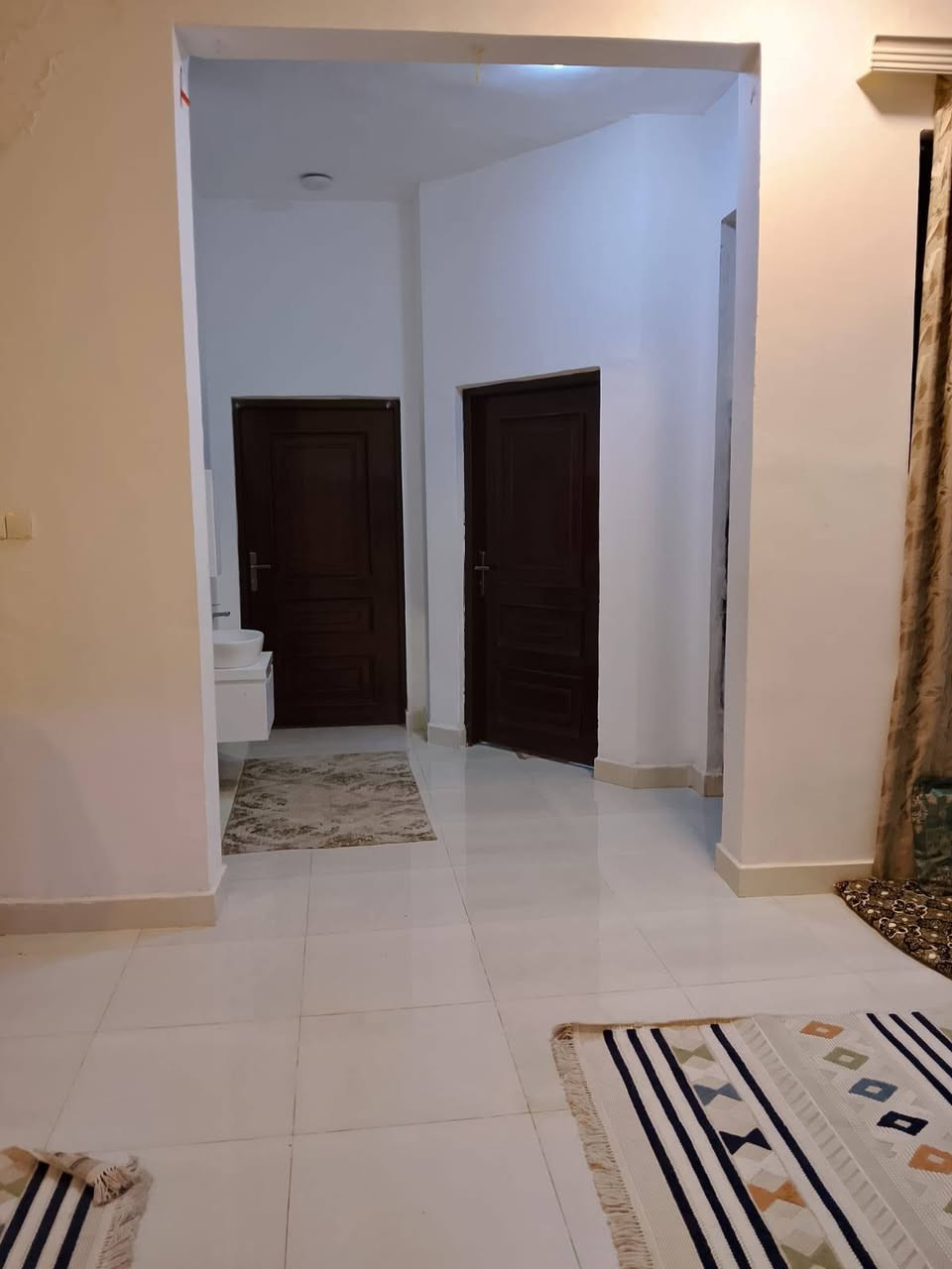 السلام عليكم
⭕1️⃣بيـت طابو صرف للبيع الجربوعية   
           الاولى 

⭕2️⃣مسـاحـة البيت 200 متر
⭕3️⃣يتكون البيت من غرفتين وحمام   
           داخلي وخارجي وبراني ومطبخ    
           وصالة
     ⭕ مطلوب اسكان 45 صحيح تسديد  
           شهري 270 القدمة 85 مليون
🕐سنــــــــــــــــــــــــة البنـاء 2025

🙏💙للآستفسار اكثر وتساب ***********

او مراسله الصفحة
‬‏
