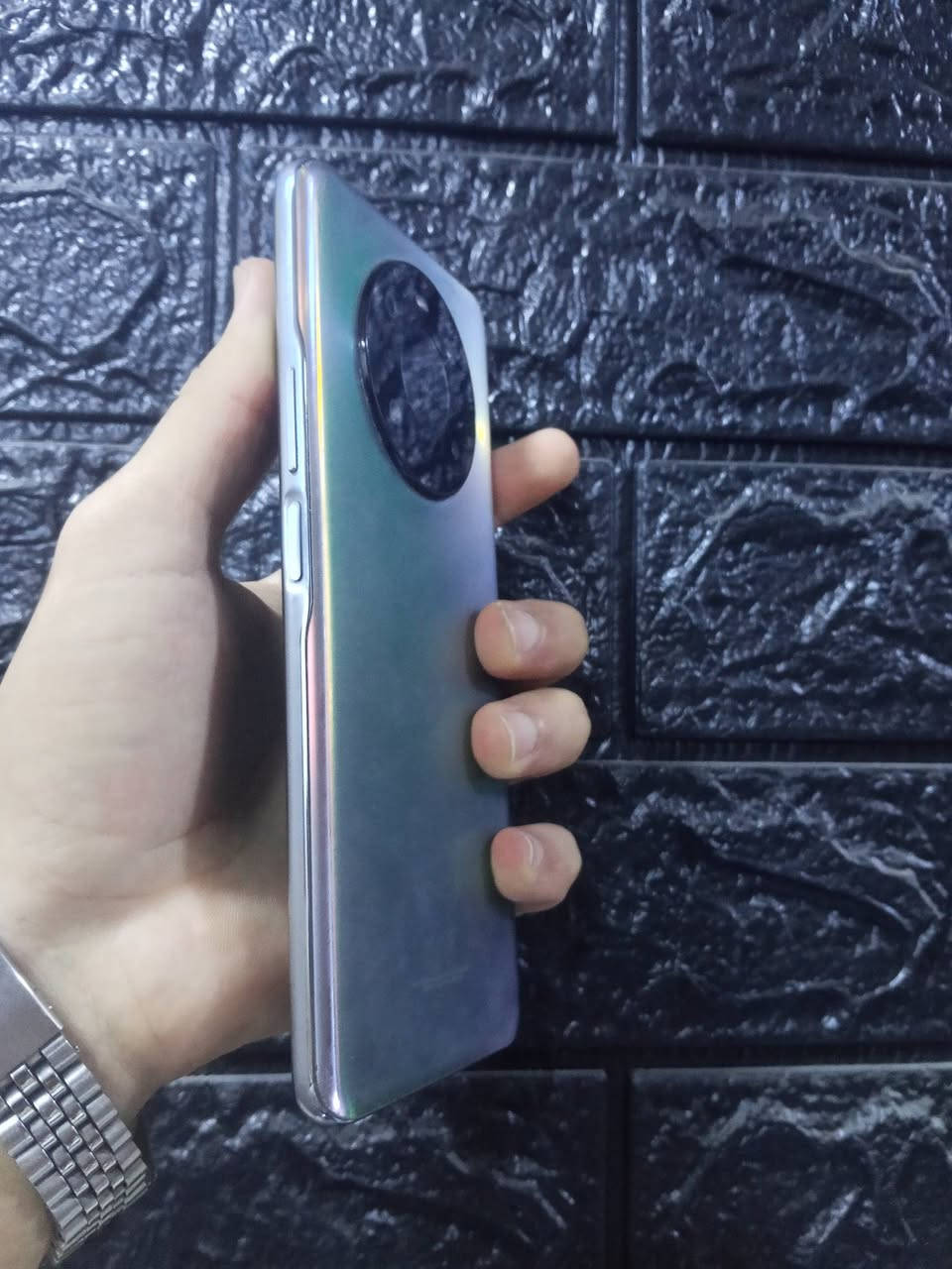 HONOR X9
نضيف ممفتوح ولا واصل مصلح 
ذاكرة 128
رام 8
دقة الشاشة 1080x2388
سعره 145 بي مجال قليل مكاني موصل رقمي *********** واتساب او اتصال ممتواجد بالفيس بوك
