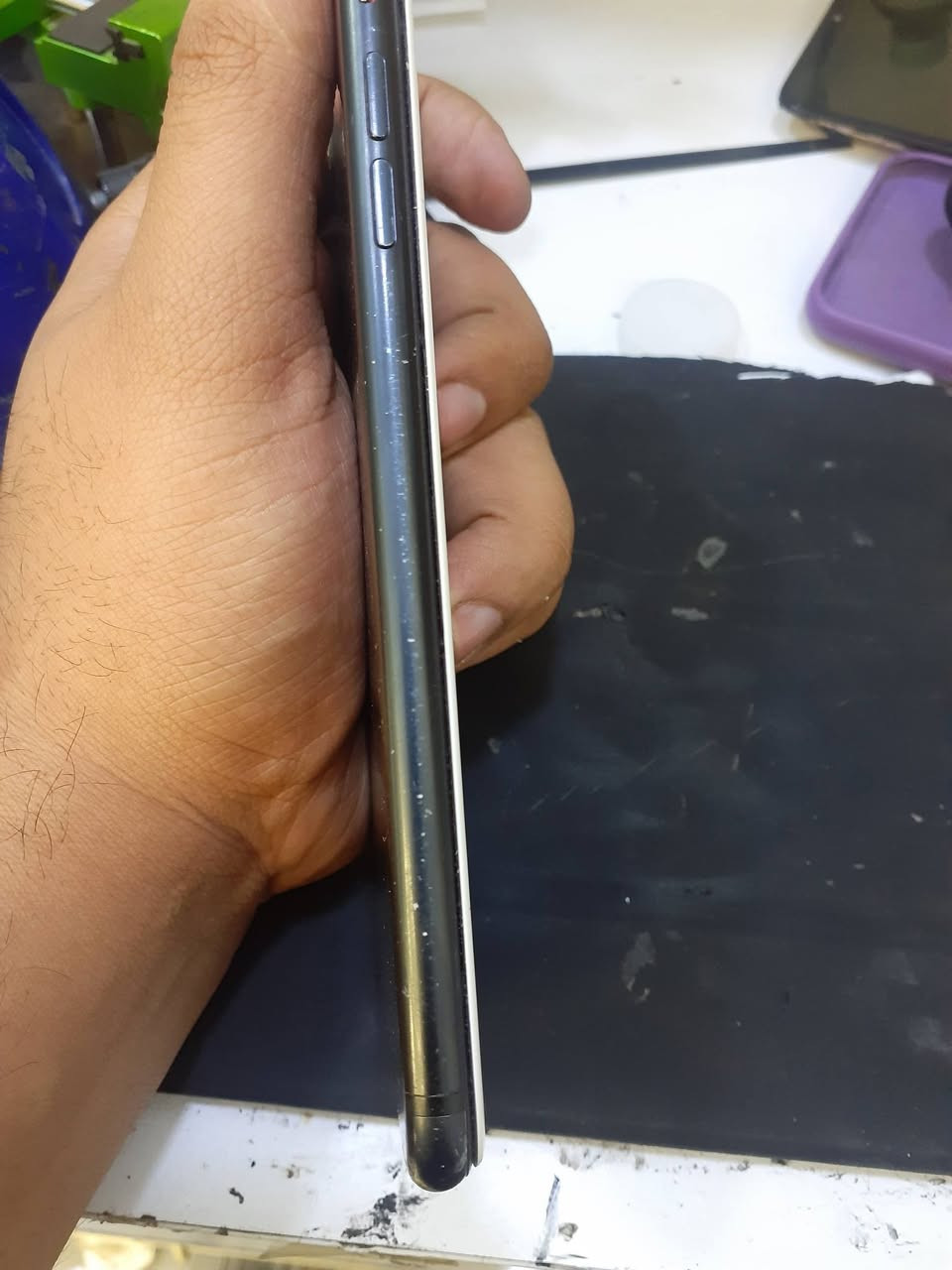 ايفون ٧ بلاس
ايفون  ٧ بلاس

كله بلادي شاشه بلادي
ما مبدل بي شي فقط بطاريه واصليه
الجهاز كله مكفول 
ذاكره ١٢٨ 
 فقط ضربه بسيطه موضحه ب صوره🚫
السعر ٨٥ وبي مجال 

يوجد توصيل 
مكاني بغداد حي البتول
***********

نص مكتوب في الصور:
- لا توجد خدمة
- عام
- حول
- الصورة
- التطبيقات
- ٢
- السعة
- ١٢٨ غ.ب.
- متوفر
- ١١٤,٣ غ.ب.
- شركة الاتصالات
- 50.0 Asiacell
- عنوان Wi-Fi
- 40:70:F5:80:56:3C
- Bluetooth
- 40:70:F5:83:55:6F
- IMEI
- 35 656708 731432 2
- البرنامج الثابت للمودم
- 6.03.02
- SEID
- قفل شركة الاتصالات لا توجد قيود على بطاقة SIM
- عام > حول
- < iPhone
- 15.8.8
- iPhone 7 Plus
- MN4M2MY/A
- FCCCL1XUHFY7
- الاسم
- إصدار البرنامج
- اسم الطراز
- رقم النموذج
- الرقم التسلسلي
- الشبكة
- الأغاني
- مقاطع فيديو
- الصور
- غير متوفر