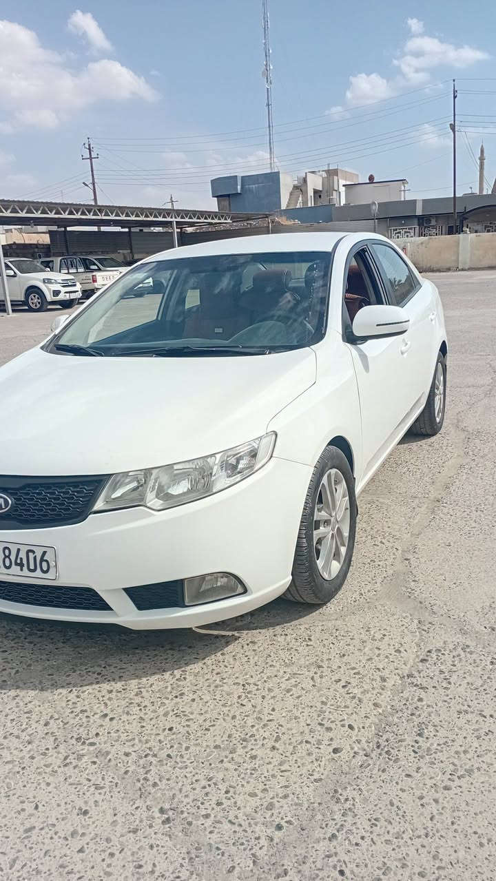 KiA...SERATO..16..DHOOG..22.
كيا سيراتو..٢٠١٢ .... خليجي 
رقم أربيل: 22
السياره: مجهزه رقم سنويه جديد 
#ملاحظة : السياره يوجد صبغ ربع بوند جهة سائق بدون داخل . + محرك وكير شرط 
المواصفات: 
تحكم ستيرن جهتين 
كشن جك 
حساسات خلفي 
داخل مروني 
ويل كب ١٨ 
اشاره فى مراه 
مراه شفط 
#السعر ....... خاص 
#الاتصال: ***********_*********** 
#العنوان : الموصل _ الحمدانية/ معرض نجيب اوفي للسيارات

نص مكتوب في الصور:
- مشاعر الذكاء