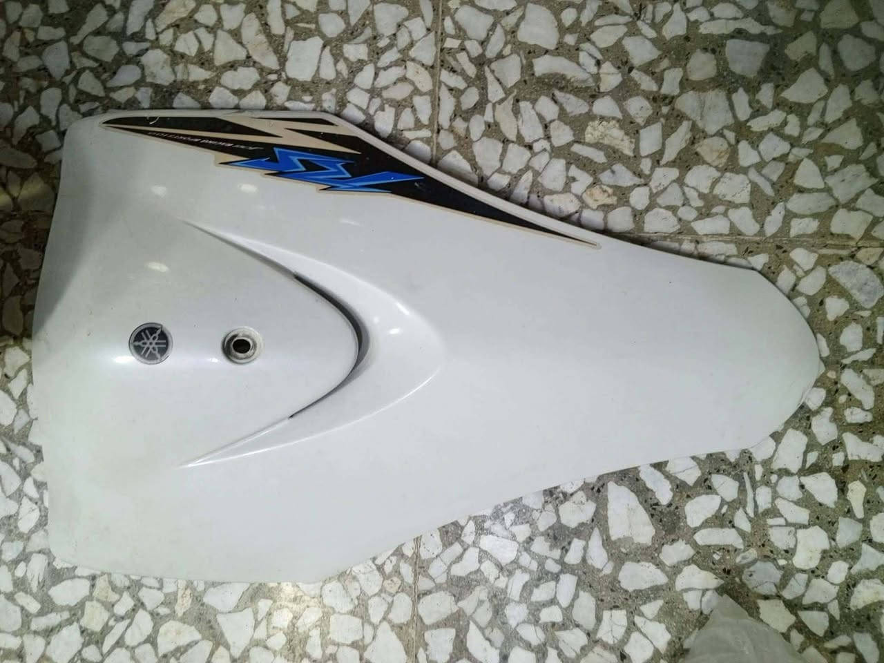 سلام علیکم دراجه ماكس عدله سرعه 120 دراجه رمبه ونضيفه شوفت عينك و دراجه محافظ عليها ومخليلها كفرات تجاريه والاصليات بلكاع شوفت عينك ورايدها ب 850 وبيها مجال للشراى  المكان ام الكبر الغزلان الرقم. ***********
