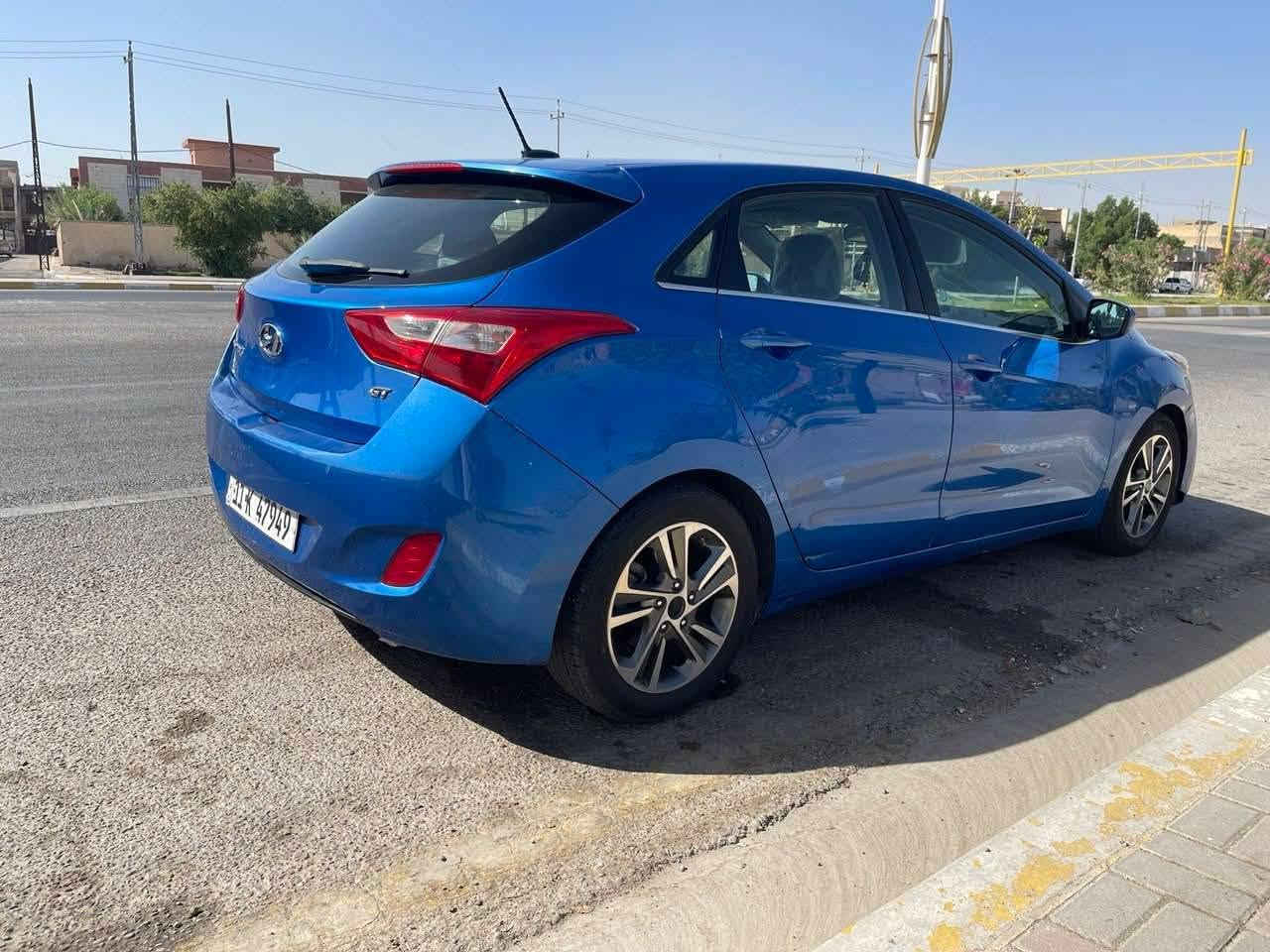 النترا GT
موديل 17 

رقم بغداد انكليزي باسمي

ماشية 132
تبريدها ممتاز جدا 

قفل مركزي 

مثبت سرعه
ثلاجه بالجكمجه

تحكمات استيرن  
تدفئه بالمقاعد

محرك 2000 GDI
سياره بلاديه مبيها اي نقص

حادثها بامريكا بنيد فقط بالعراق شخط خاملغ وباب سايق والباب الي بعده فصار بيها اربع قطع بدون دواخل اريباكات سليمه 

السعر 85 وبي مجال
الاستفسار:***********
