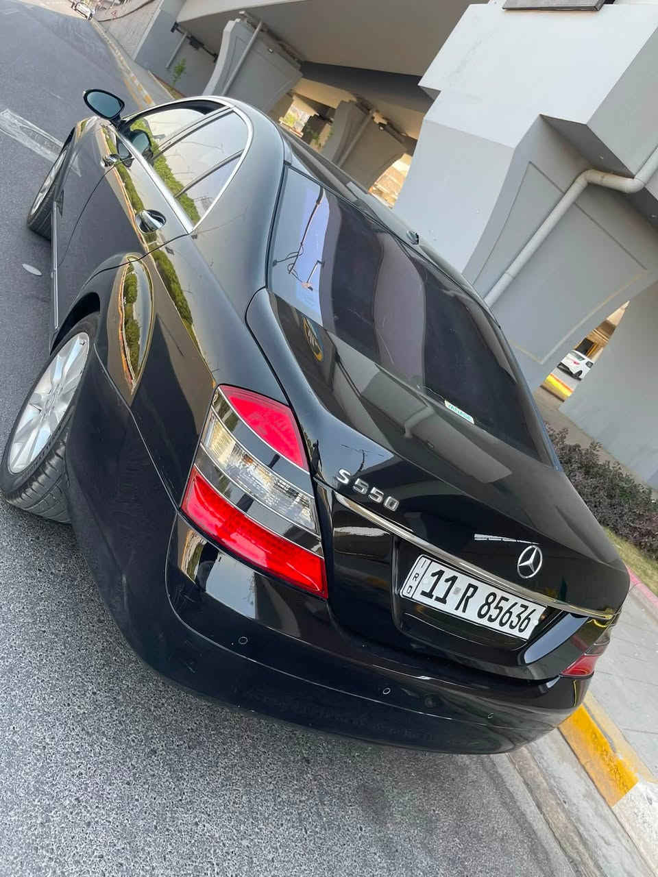 السلام عليكم
مارسدس 2008 s550 وارد يابان كفالة عامة السياره من صبغ وتبديل وضربه كلشش جديده سبريها منازل كير محرك كفالة ماشيه 160 رقم بغداد باسمي معروفه موصفاتها 
السعر 180 
***********
مكان الاعظمية
