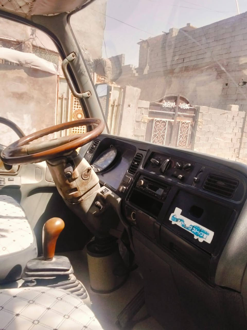 كنتر ١٩٩٢ سياره جديده بمعنى الكلمه 
كير ومكينه وصدر جدد 
تانكي ذرعات ٤٠٠٠لتر 
مجموعه سحب ودفع
العنوان بغداد 
***********
