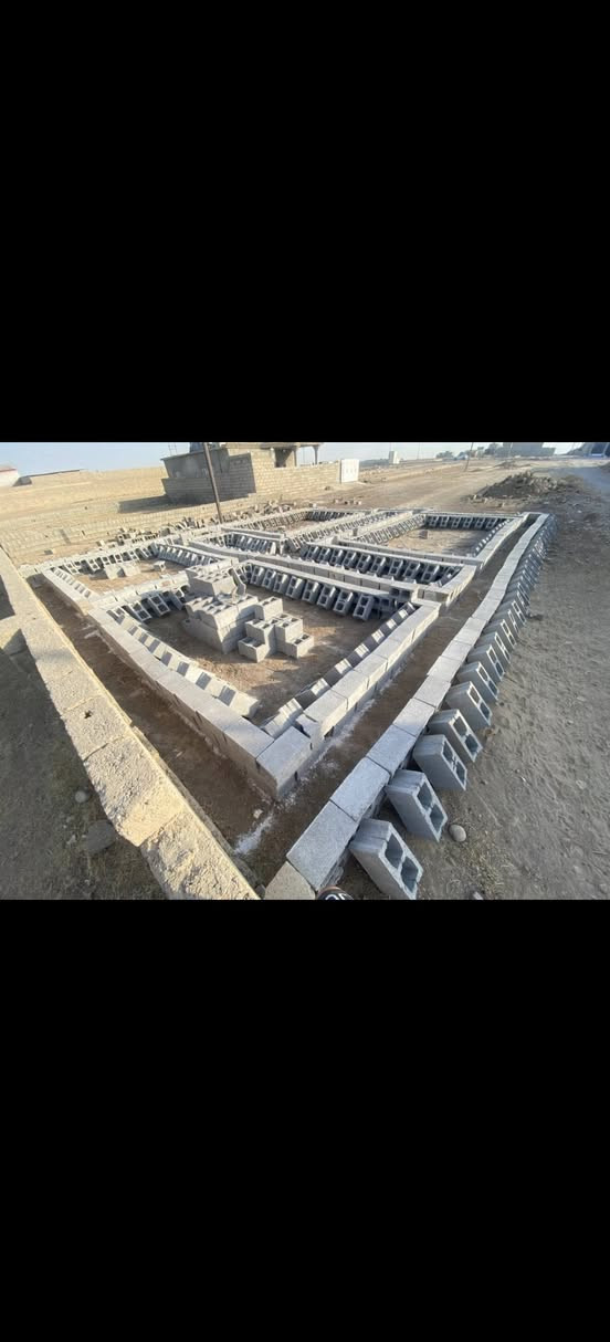 السلام عليكم اساس مدفون كامل  للبيع
مساحه القطعه 240
بقرية الفاروق جاي من السيطره 
قريبه على الشارع العام واصل مي وكهرباء، 
السعر او استفسار اكثر.. 
اتصل ***********

