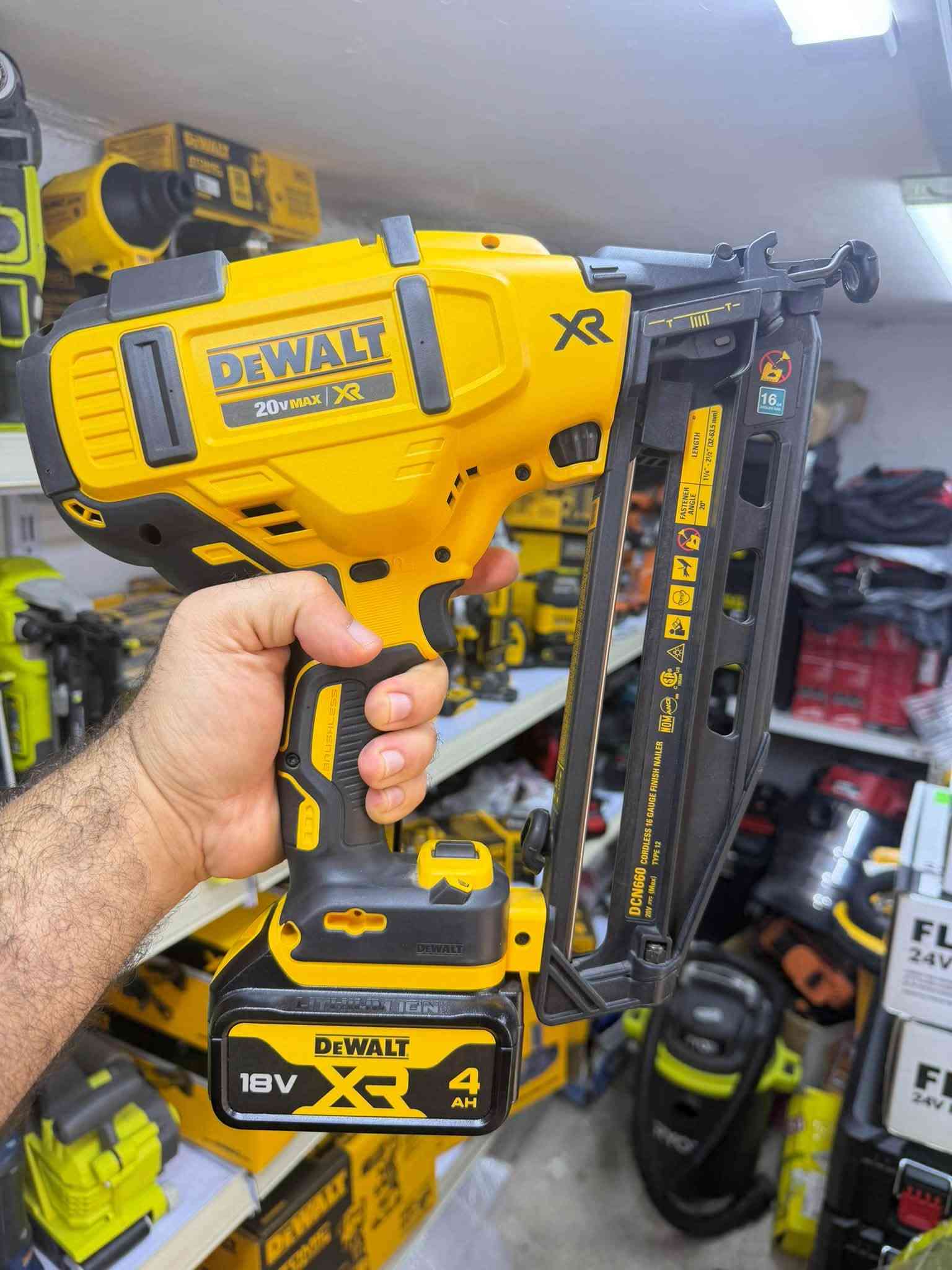 سلام عليكم اخوان
اتوفر عدد ديولت (اصلي فقط ) DEWALT
الشراي ايراسلني 
توصيل مترفر 
*********** واتساب
