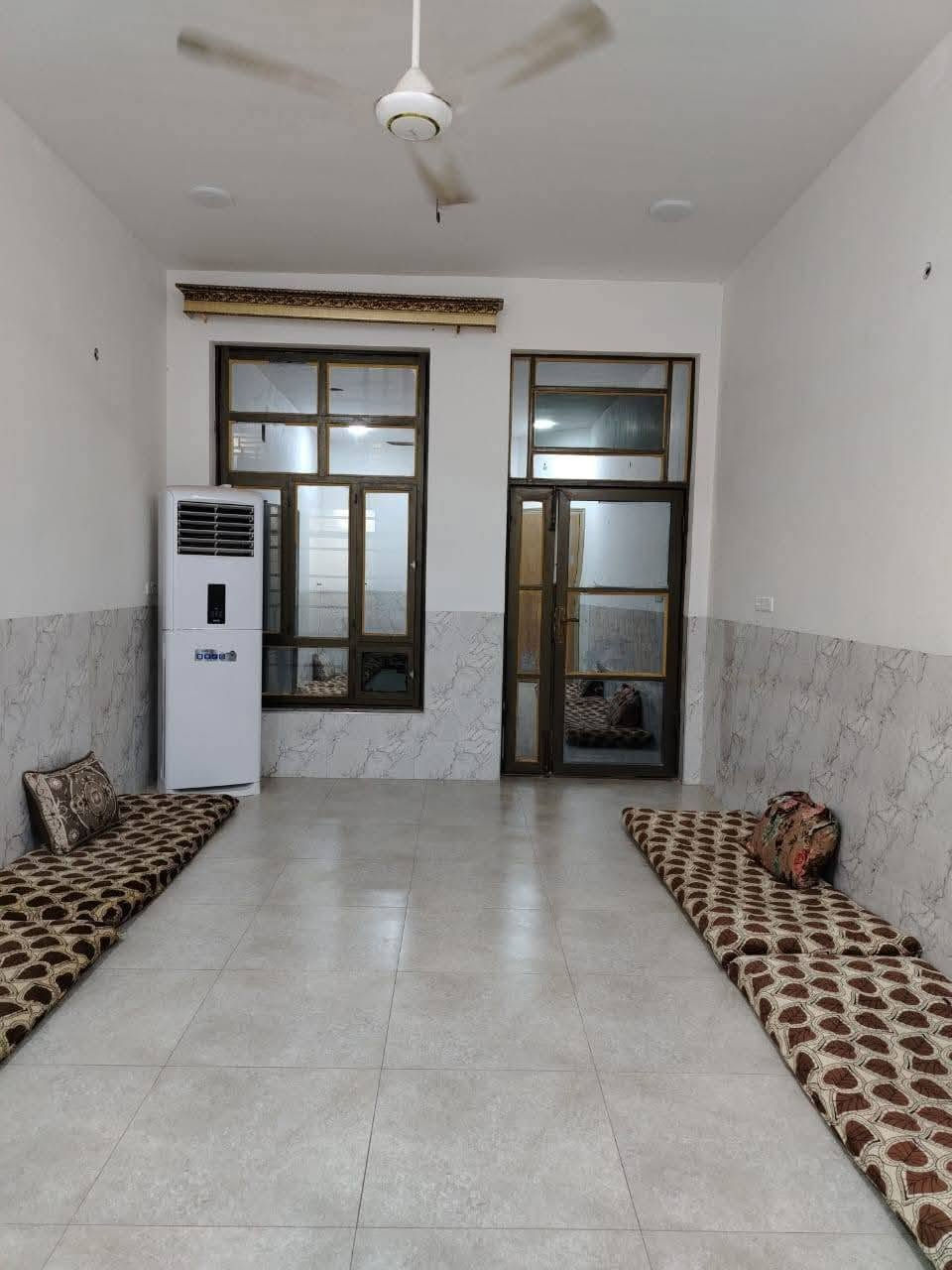 بيت مساحة ٢٠٠ متر طابق واحد بنا درجه اولى طابو زراعي قرب جامع القدس الجغيفي الثانيه السعر ١١٥ للإستفسار ***********
