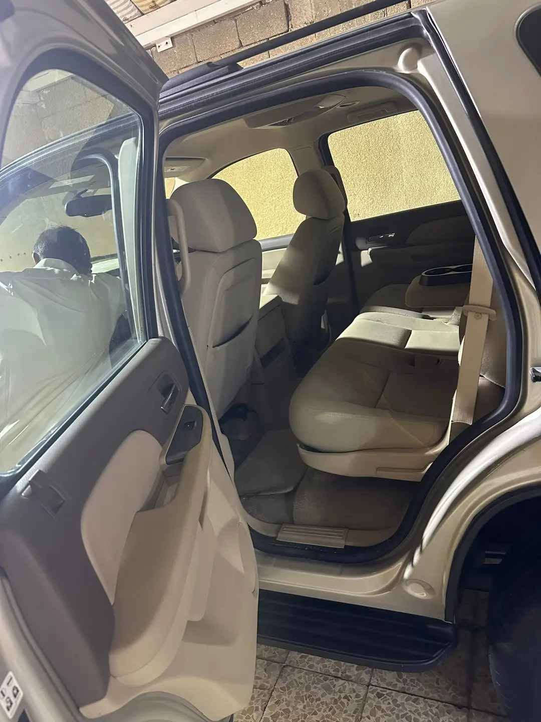 تاهو ال lt محرك 5300
سياره جديده بمعنى الكلمه استخدام شخصي موديل ٢٠١٣ بسمي بيها صبغ مدكر وبنيد جماليه فقط  نضيفه كلش 
 البصره الزبير. *********** البصرة, العراق
