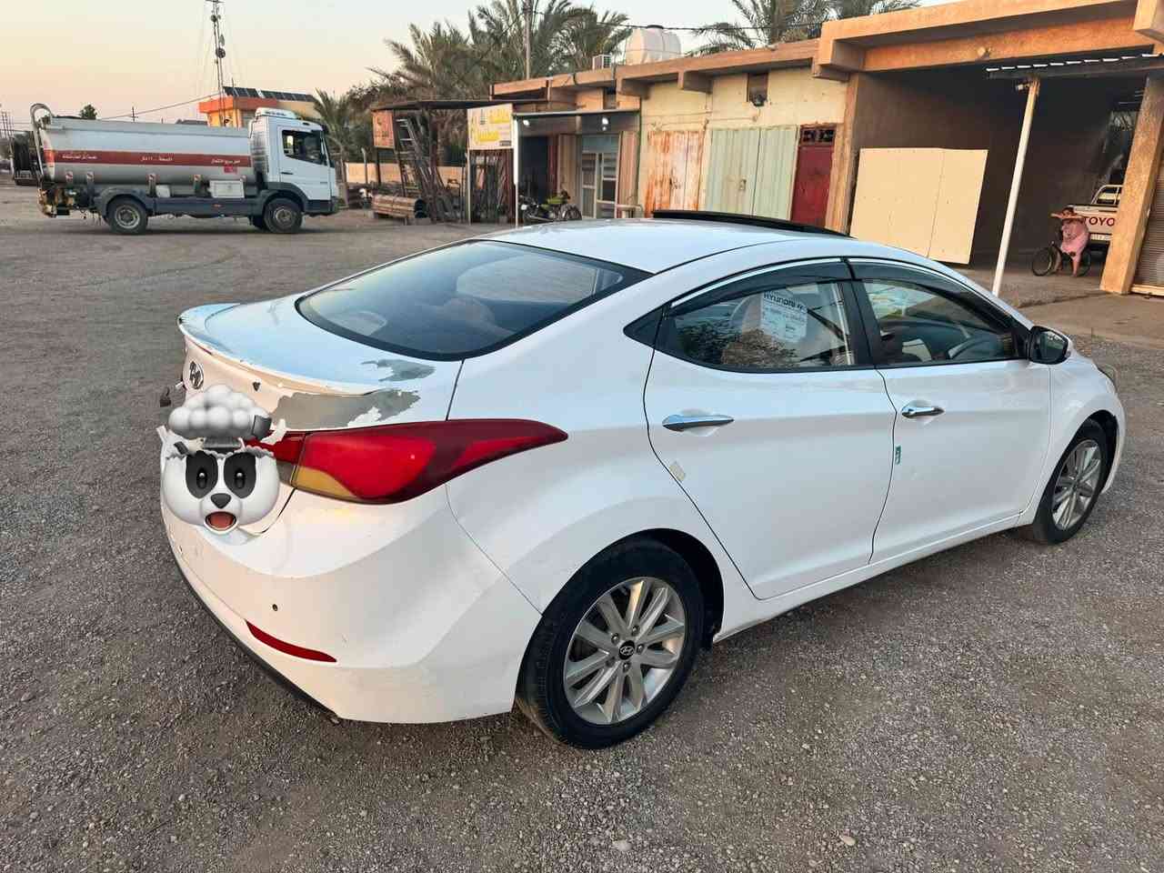 السلام عليكم
النترا موديل ١٥ خليجي للبيع 
رقم ديالى بيه قطعه وربع صبغ 
***********
