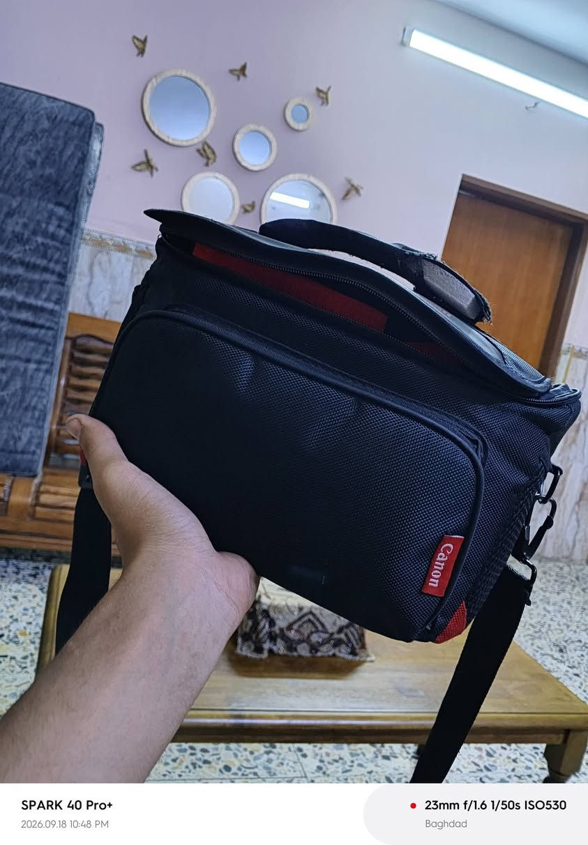 كامره نيكون D3200 عدسه70_300 رياضي جميع الملحقات وياها نيضفه       مامفتوحه ابد متواجد وتساب *********** السعر 350 اوبيها مجال
