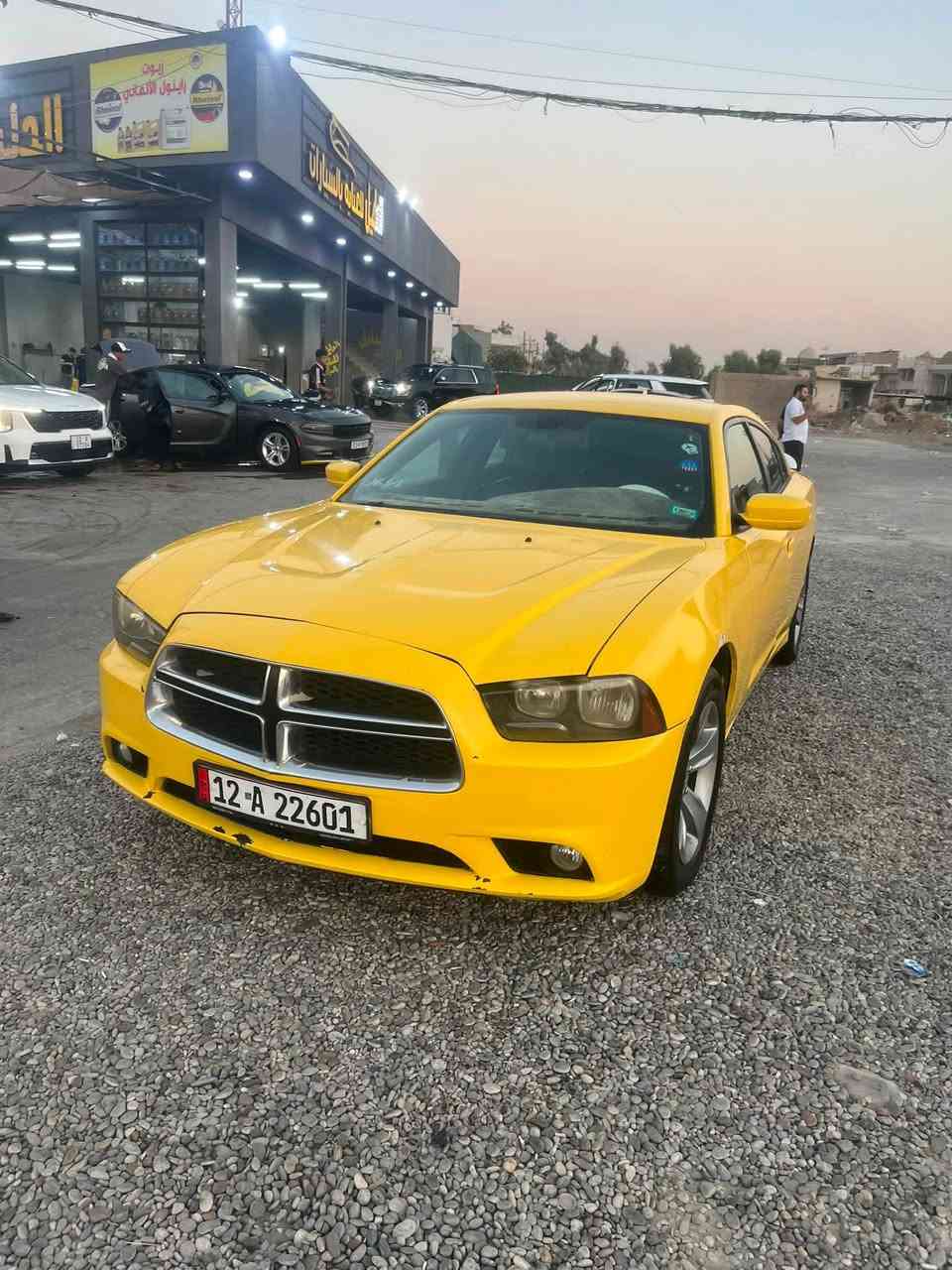 جارجر 2012  هيئه وغرامات صفر كير ومحرك شرط طخم تاير جديد صبغه جديده بيها أثر ونه ب الأكسن وضرر ب الجاملخ الأيمن الأمامي السعر 130 وترهم مراوس ب النتره  أو أكسنت أو كيريو *********** ***********
