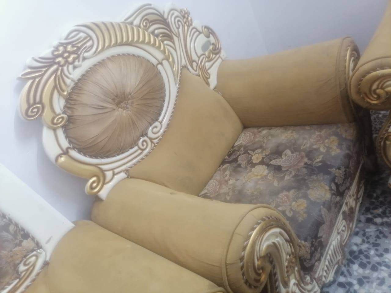 تخم قنفات للبيع يحتوي على 2كبار 2صغار 1وسط السعر 125 وبي. مجال للاستفسار *********** واتساب
