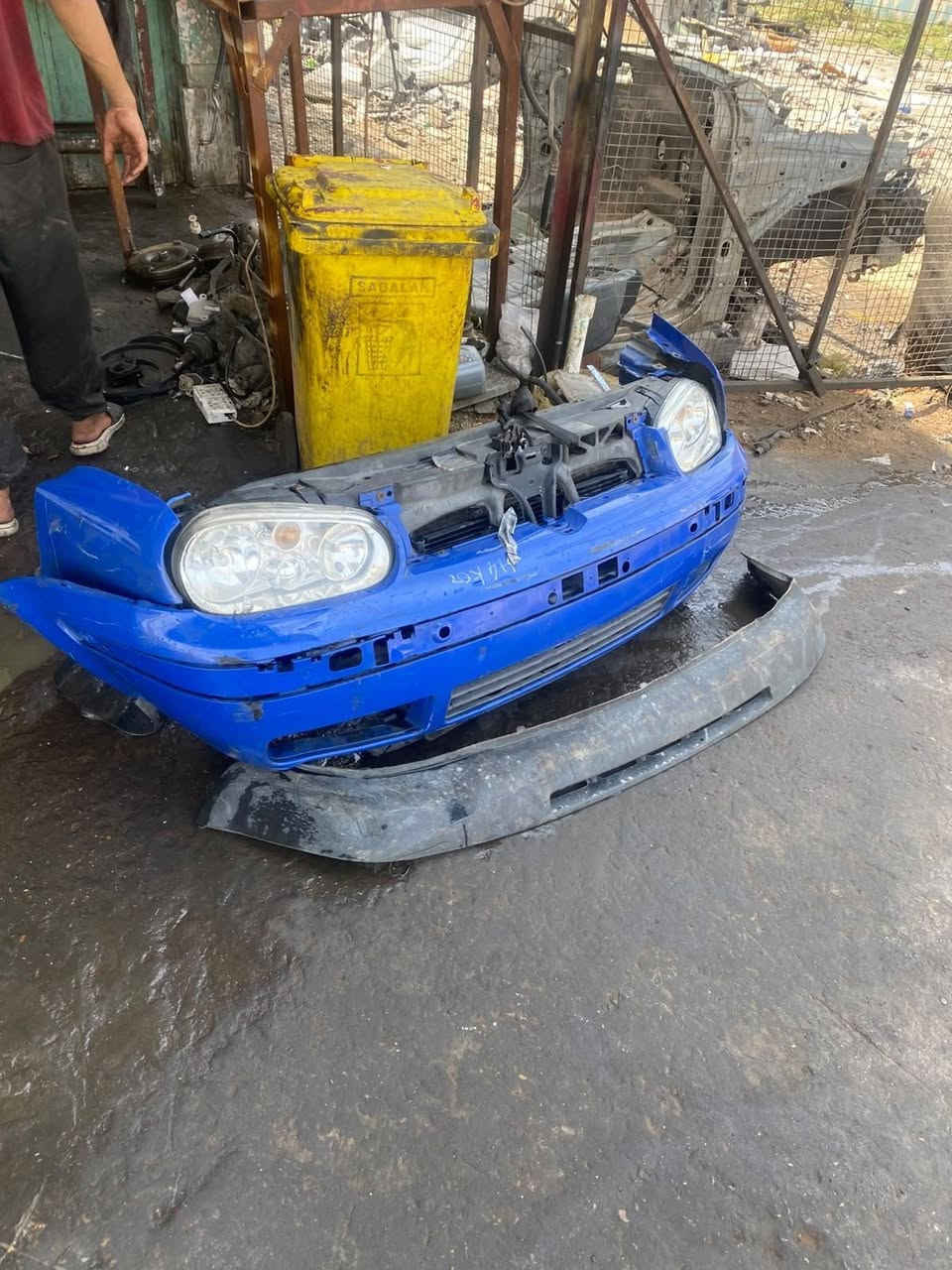ربع كولف يضمن لايتات دعاميه بدنه راديترات مراوح 350الف قفل
***********
