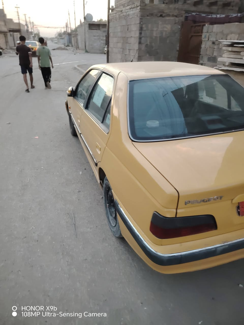 السلام عليكم بيجو بارص موديل 2015 لا صبغ لا حادث سنويه لل٣٠ ارقم انگليزي بسمي تحويل ثاني يوم هستوها عابره هزه رقمي *********** بي بس واتساب السعر العنوان بغداد المعامل العماري

نص مكتوب في الصور:
- HONOR X9b
- 108MP Ultra-Sensing Camera
- O HONOR X9b 108MP Ultra-Sensing Camera
