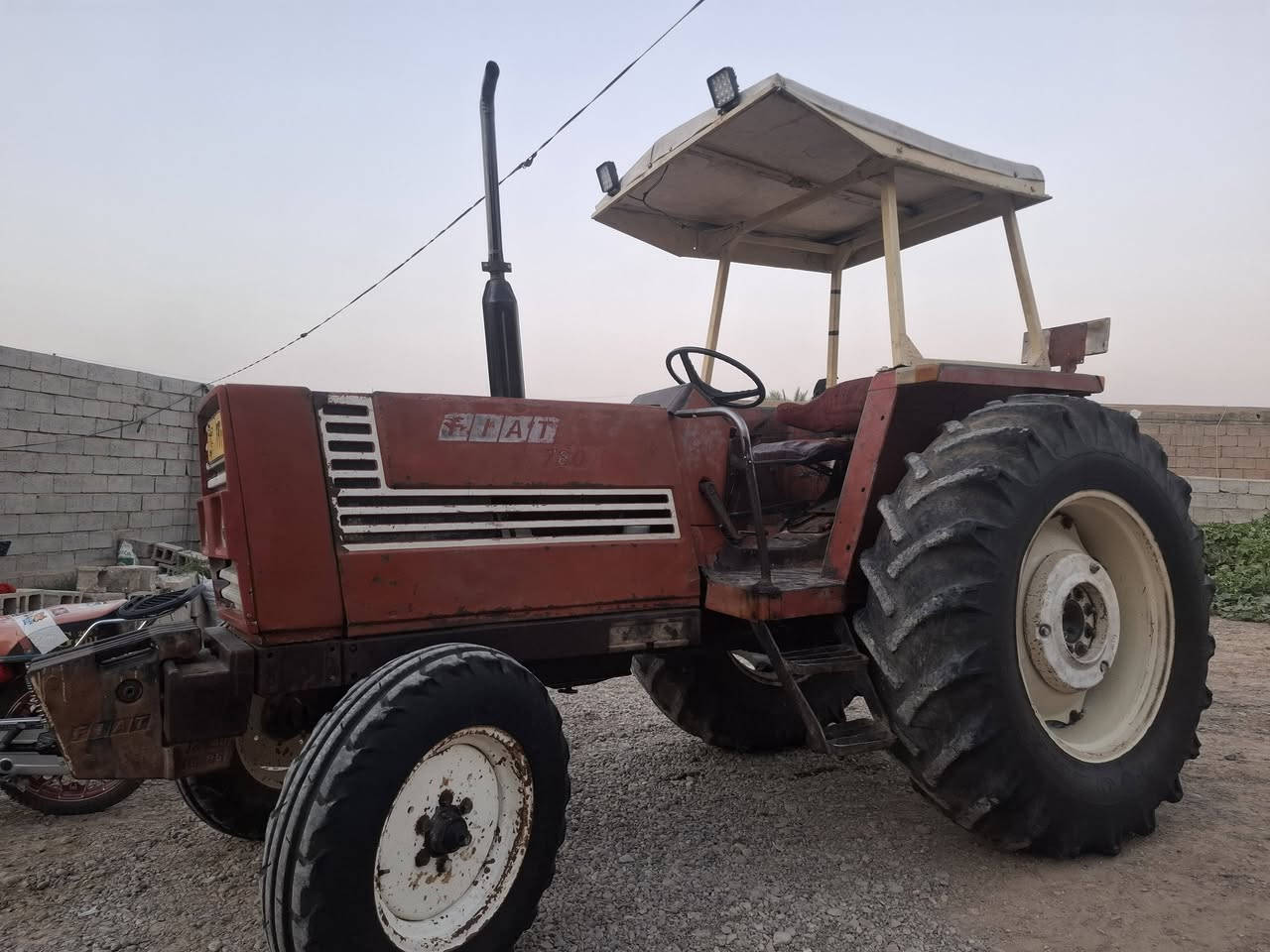 سلام عليكم فيات للبيع كلة وضع شركة شرط المداور العنوان ديالى الاستفسار الاتصال *********** و ***********
