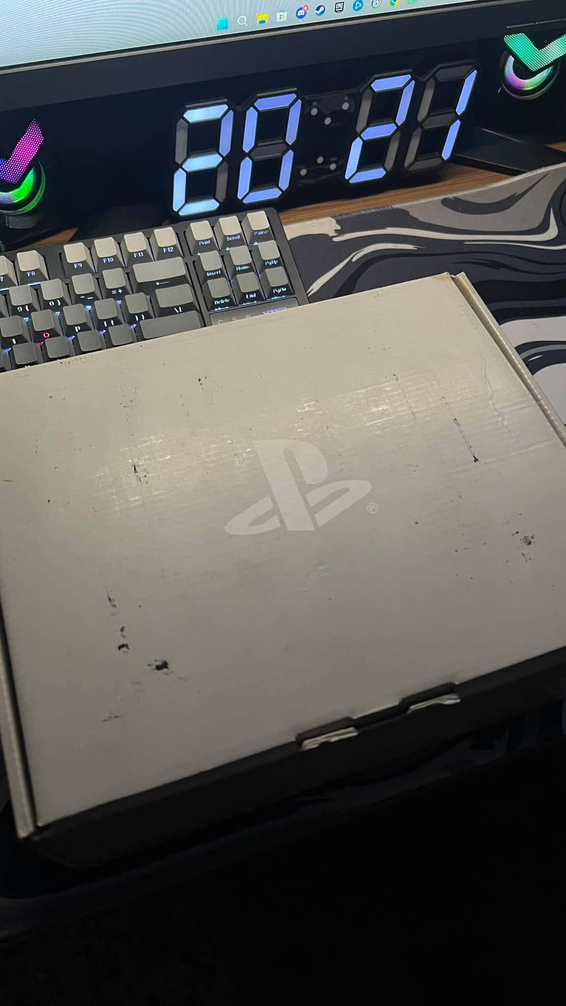 السلام عليكم
للبيع *PSVR* 🎮🔥

نظارة واقع افتراضي PlayStation VR بحالة ممتازة، استعمال خفيف ، وياها كل أغراضها الأصلية (الكاميرا + الأسلاك + الجهاز + يداتها الاصلية) .

تشتغل على بلايستيشن 4 و بعض الالعاب من البلايستيشن 5 و مجربة 100% بدون أي مشاكل 💯.

مناسبة للألعاب والتجربة أول مرة بالـ VR 👌

السعر: (220 الف) وبيها مجال.

الموقع: (بغداد - حي الجامعة)

للتواصل خاص 📩 أو واتساب :
***********

نظيفة حيل و استخدام قليل 🔥
