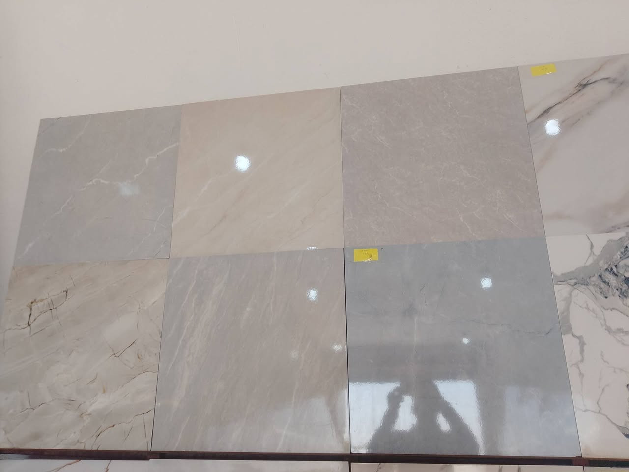 تجدون كل ماهوه جديد في 
  
        معرض الهادي للسيراميك 

بورسلين 60*60شركت صدره 14ملم 
بورسلين 60*60شركت جولان14ملم 
بورسلين 60*60شركت نفيس 14نلم  

 ***********
***********وتساب 

عنوان المعرض خان ضاري
قرب سجن ابو غريب
