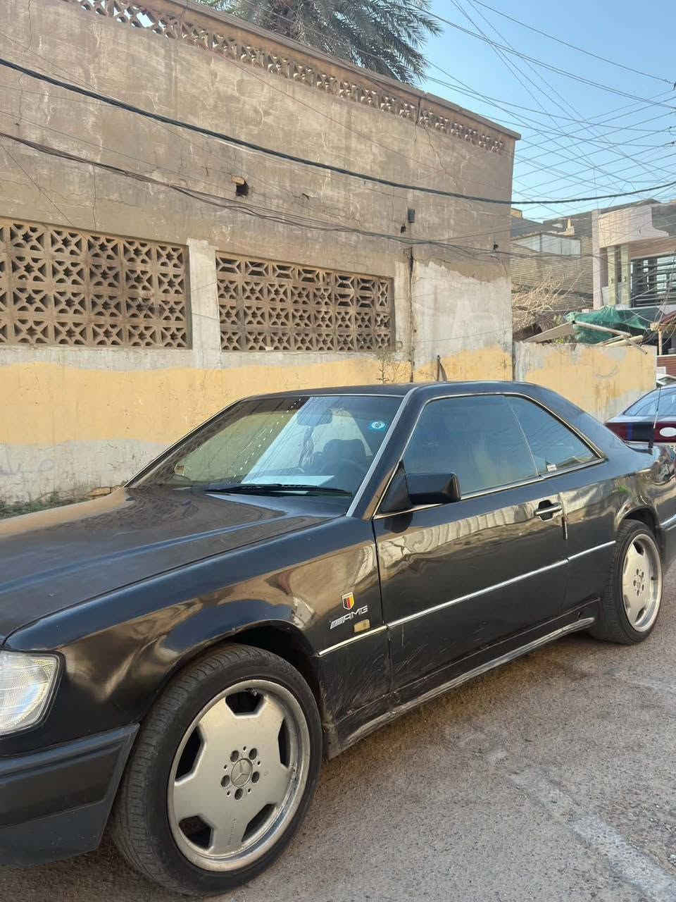 مارسيدس تك باب موديل ٩٢ بلاديه 
كير محرك كهربائيات بلادي رقم بغداد  
بيه جراد بسيط السعر   57 ورقه
