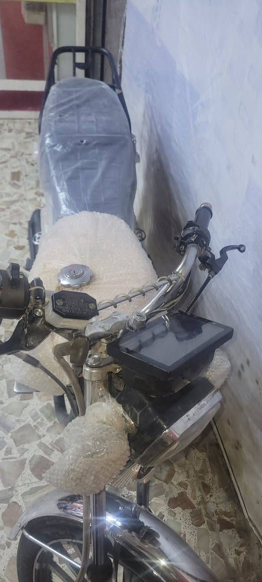 سيفان 2025 200 Cc
دراجه نضيفه وخير من الله كلشي شغال مكفوله ماعدا الشخوط الي بل مكينه الشراي بي خير ويدلل اتصل ***********
