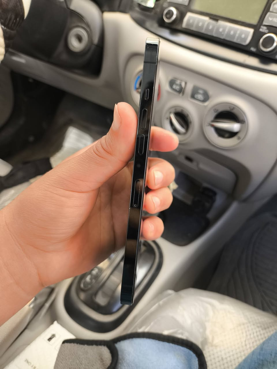 📱 آيفون 12 برو ماكس | 256GB
🔋 البطارية: 100% (مستبدل أصلي)
📶 تك سيم شغال طبيعي
🌍 النموذج: AA/A

✨ مواصفات الجهاز:
📸 الكامرات تصوير حيل حلو
🔊 الصوت شغال وواضح
📳 الهزازات شغالات طبيعي
🙂 فيس آيدي شغال طبيعي
🖥️ الشاشة مستبدل أصلي

⚠️ ملاحظة مهمة:
📸 كامرة X1 ما تشتغل
✅ باقي الكامرات شغالات طبيعي

💰 السعر: 280 الف قفله

📍 الموقع: الموصل – الأيسر
📩 التواصل: خاص أو اتصال مباشر
📞 ***********

🛒 بيع فقط | بدون ما أعرض
⏰ متواجد من الصبح لحد الساعة 3 ونص العصر
