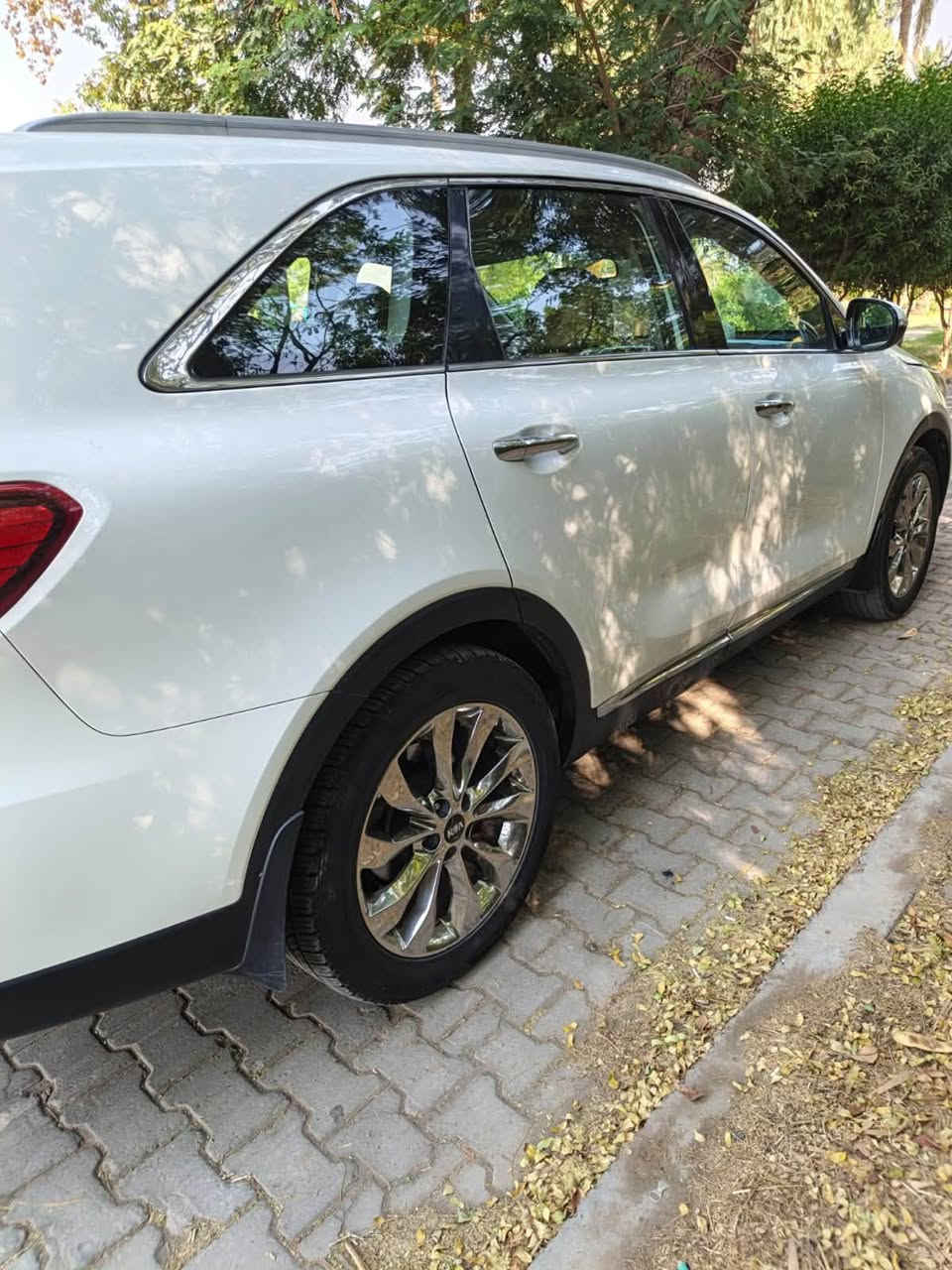 سورنتو موديل  20 خليجي رقم سليمانيه جديد اربعه سلندر 2400
مواصفات٧ راكب ٣ قطع تبريد ميري شفط لايكات ليد زنون محرك كير مقفولات تخم تاير جديد باتري جديد  سياره بيه خمس قطع صبغ
سعر 175 وبين مجال مكاني بغداد الكاظميه هـ ‭***********‬
