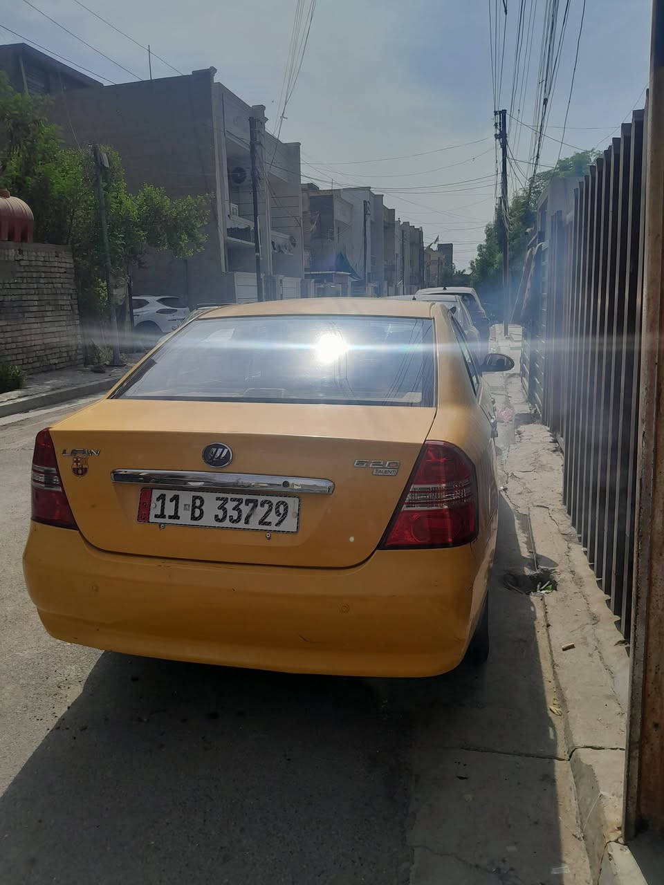 سلام عليكم سياره ليفان   620للبيع  سياره تبريد شغال تفئه شغاله حداديه جديده صدر أمامي خلفي تايرات نص عمر سياره لا ضربه لا تبديل ولا صبغ سياره بلاديه وسياره بيها لاستيك ولف من شغلها صبح تطلع بخار دخانه بيضه شوي تكطع دخانه فقط 28 بيها مجال  ***********
