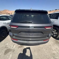 Jeep للبيع  بلكن هايبرد  موديل 2024  حادث حالوب خفيف جدا  سيارة ماشية ...